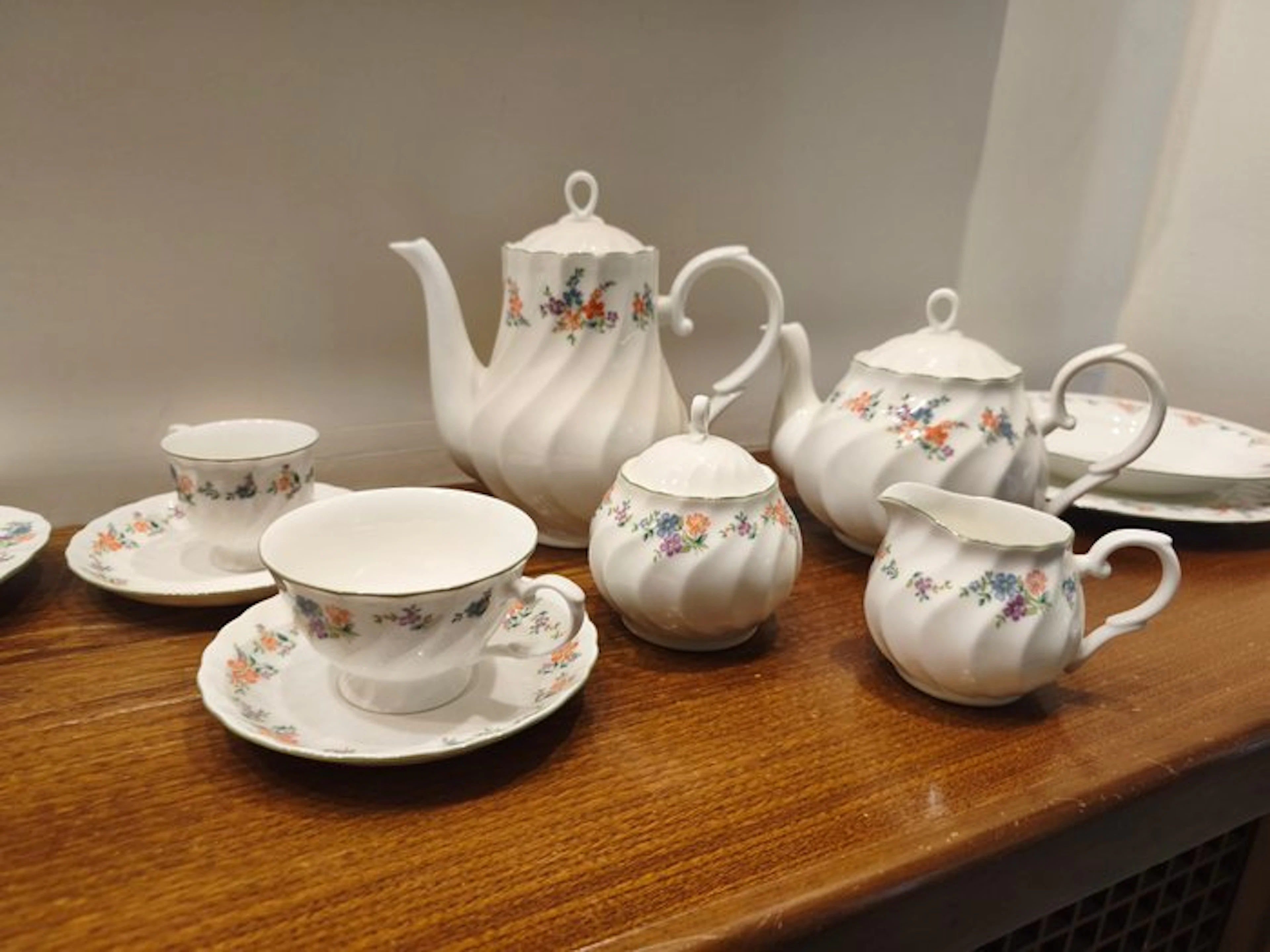 Friesland - Dinner set for 12 - Porcelain, Bone china