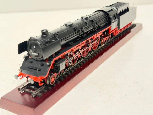 Märklin H0 - 39051 - Steam locomotive with tender (1)...
