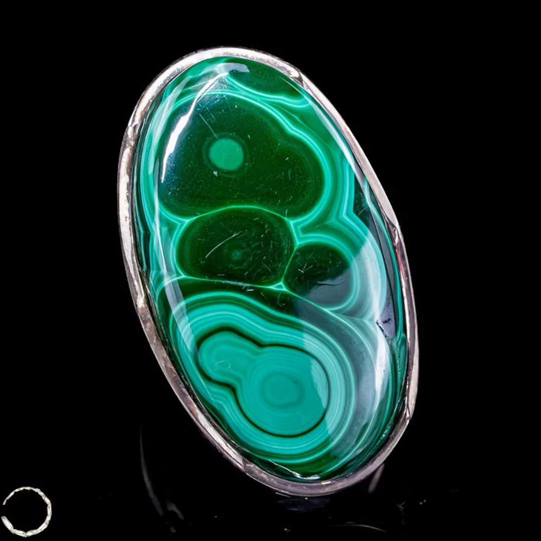 Elegant malachite ring made of 925 sterling silver –...