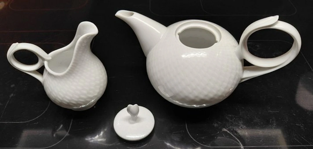 Meissen - Teapot (2) - Porcelain - Perfect condition. Top.