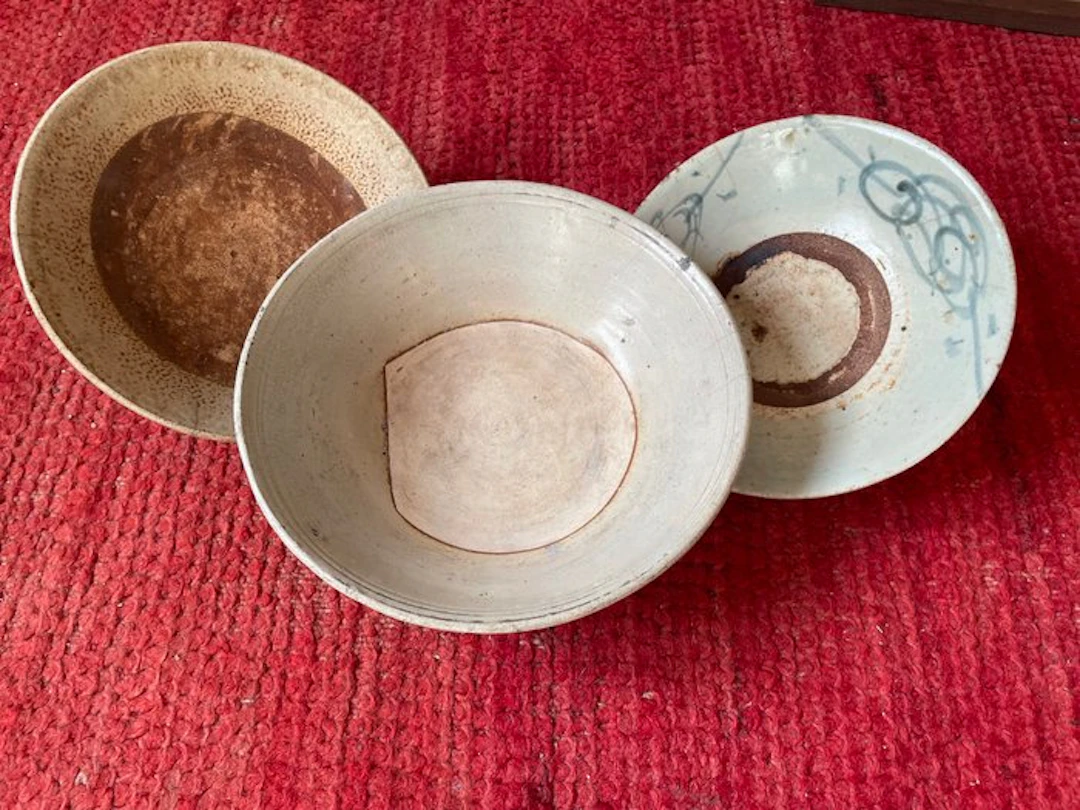 3 antique Asian rice bowls - Ceramic - Aravidu dynasty (16th - 17th century)