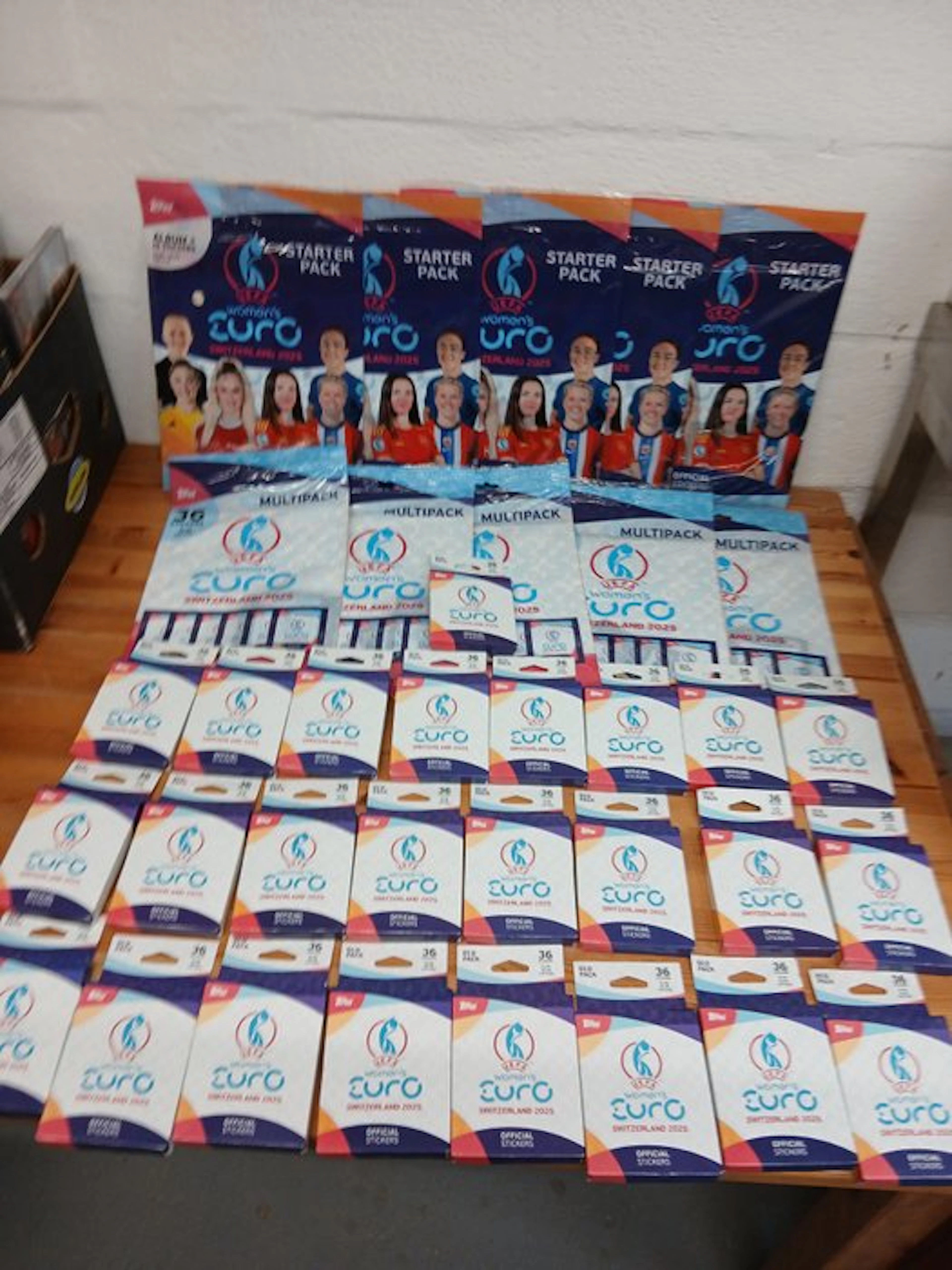 Topps Women's Euro 2025 - 5 starter packs + 5 Multipack +...