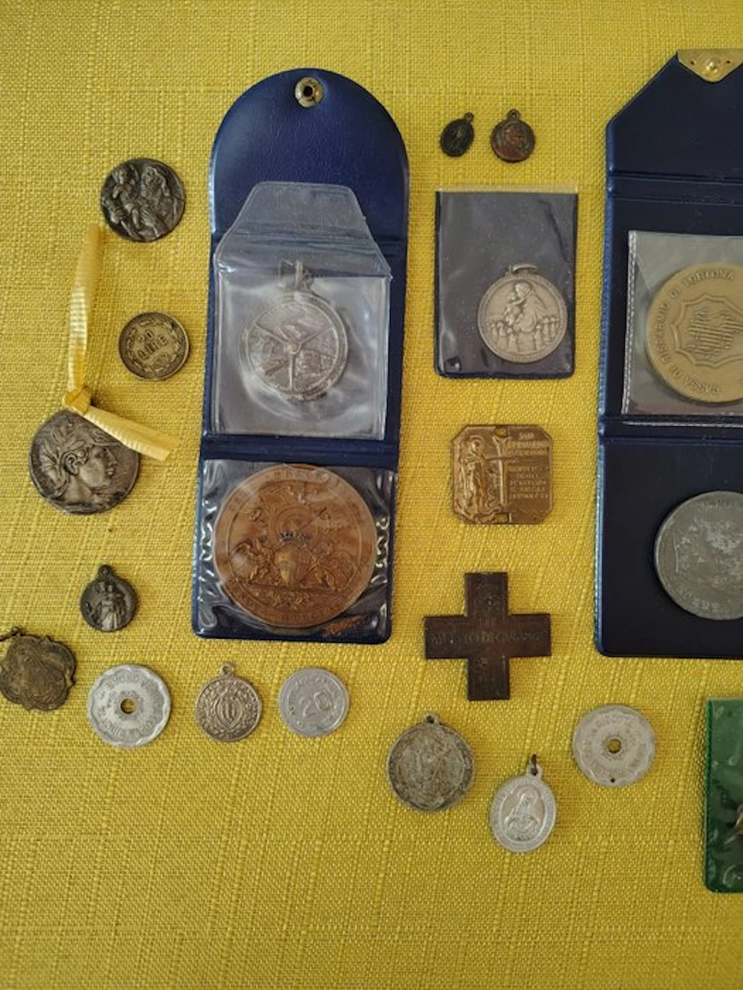 Italy. Lotto 35 medaglie e medagliette - incluse Merito...