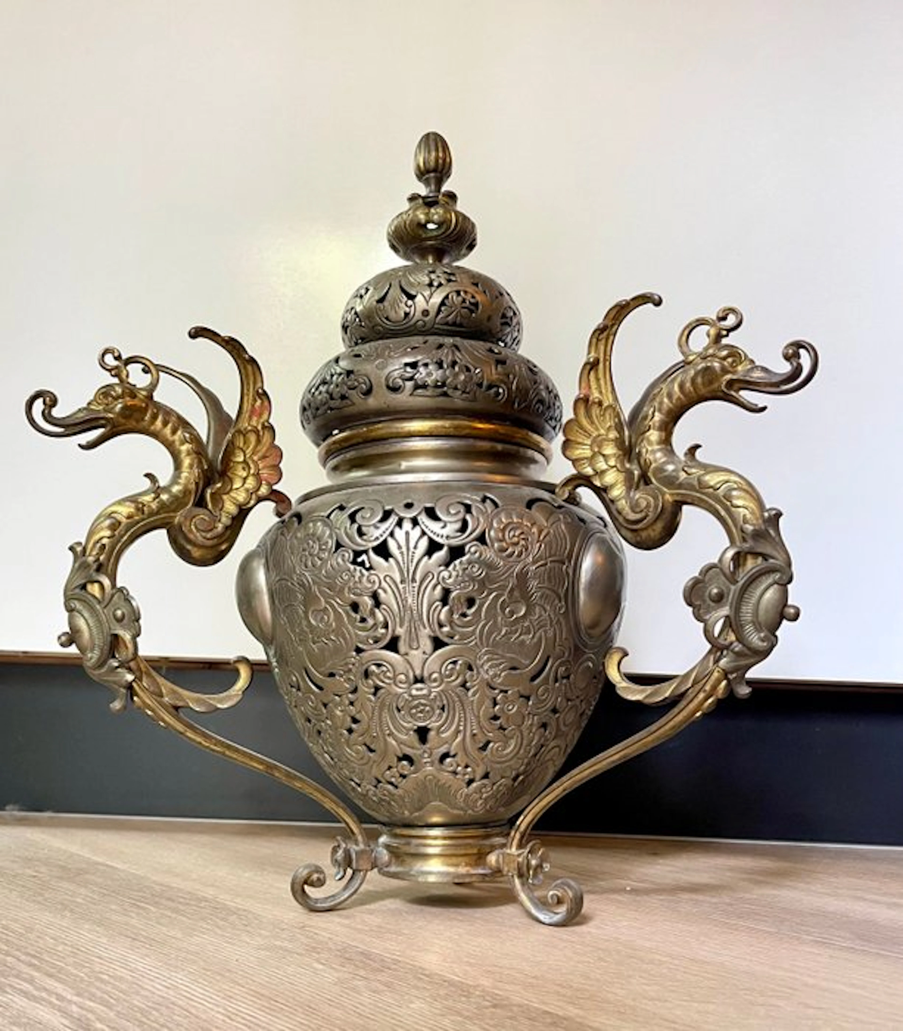 Censer - Bronze, Metal - Huge censer with Griffins