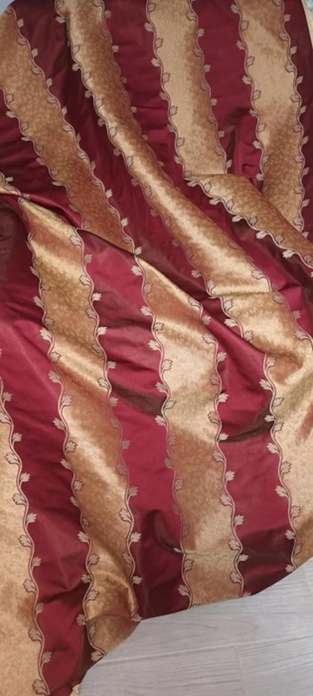 San Leucio prezioso tessuto damascato "edera"bordeaux-oro...