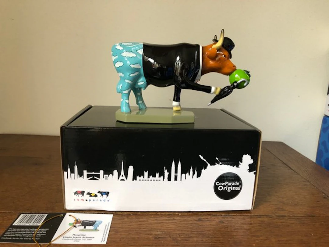 Figurine - Cow Parade. Cowparade. Moogritte. - Polyresin.