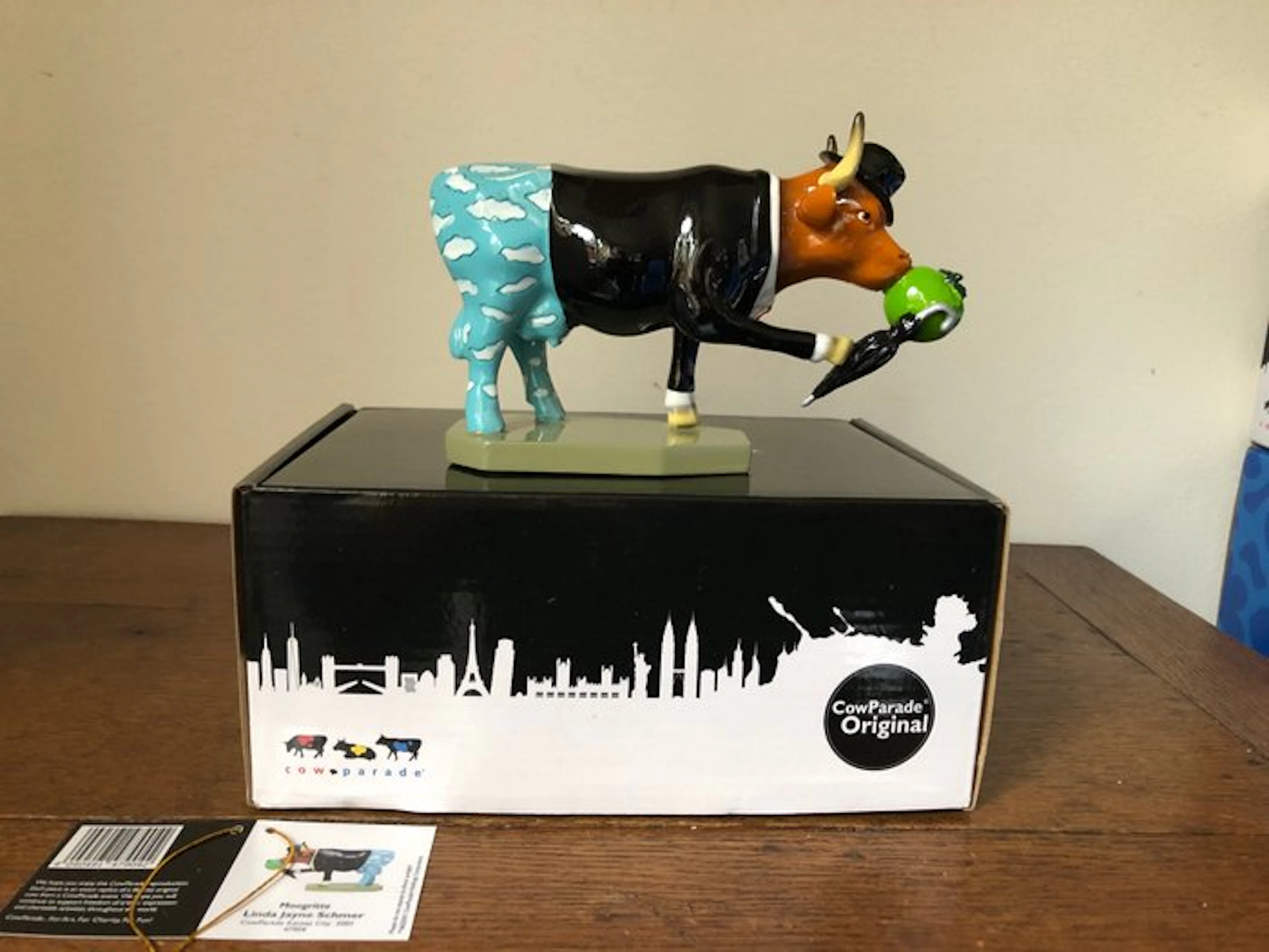 Figurine - Cow Parade. Cowparade. Moogritte. - Polyresin.