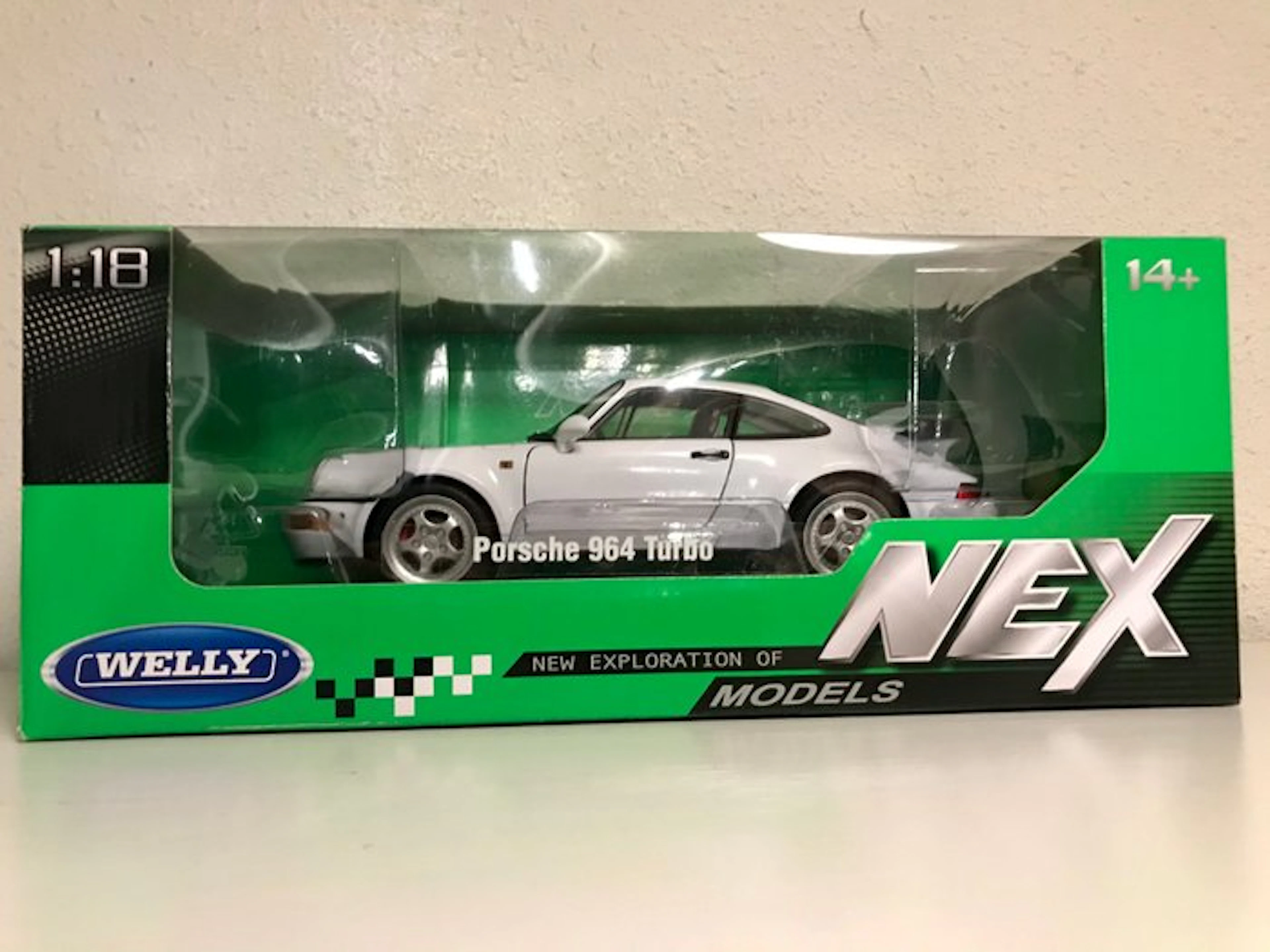 Welly 1:18 - Model car - Porsche 911 turbo - 964