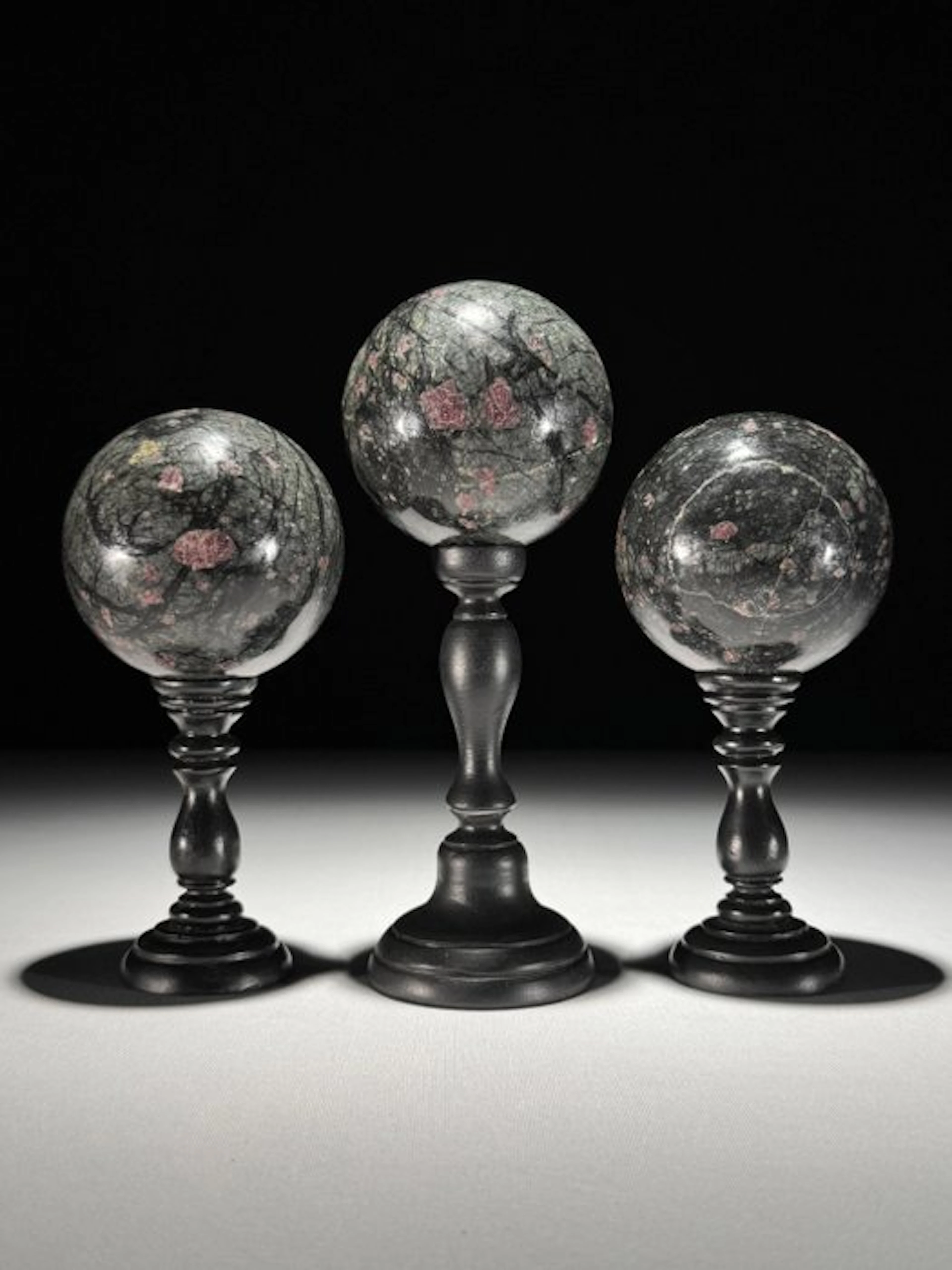 NO RESERVE PRICE - Wonderful set of 3 of rough Ruby...