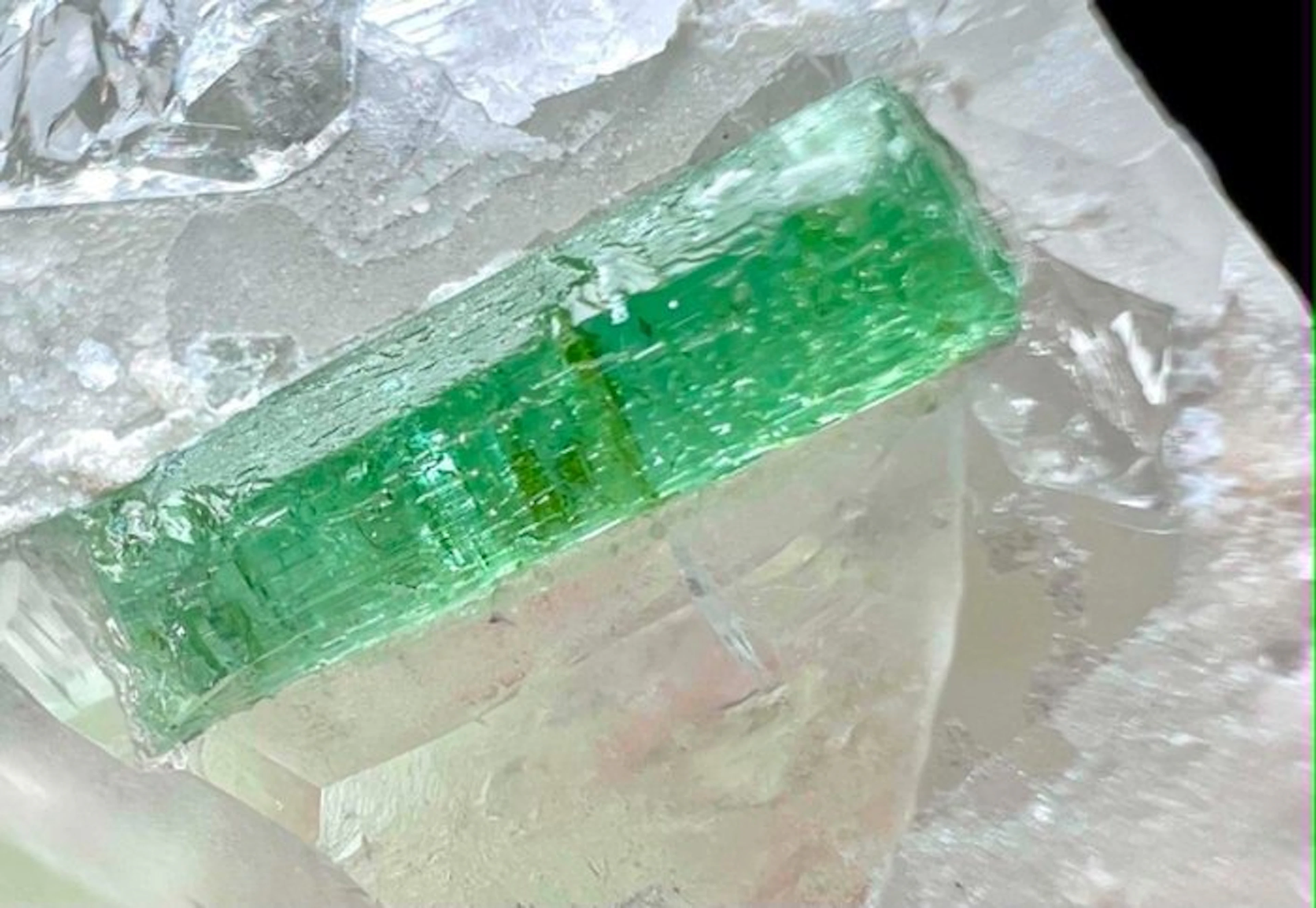 Tourmaline Crystal cluster - Height: 53 mm - Width: 49 mm- 90.4 g - (1)