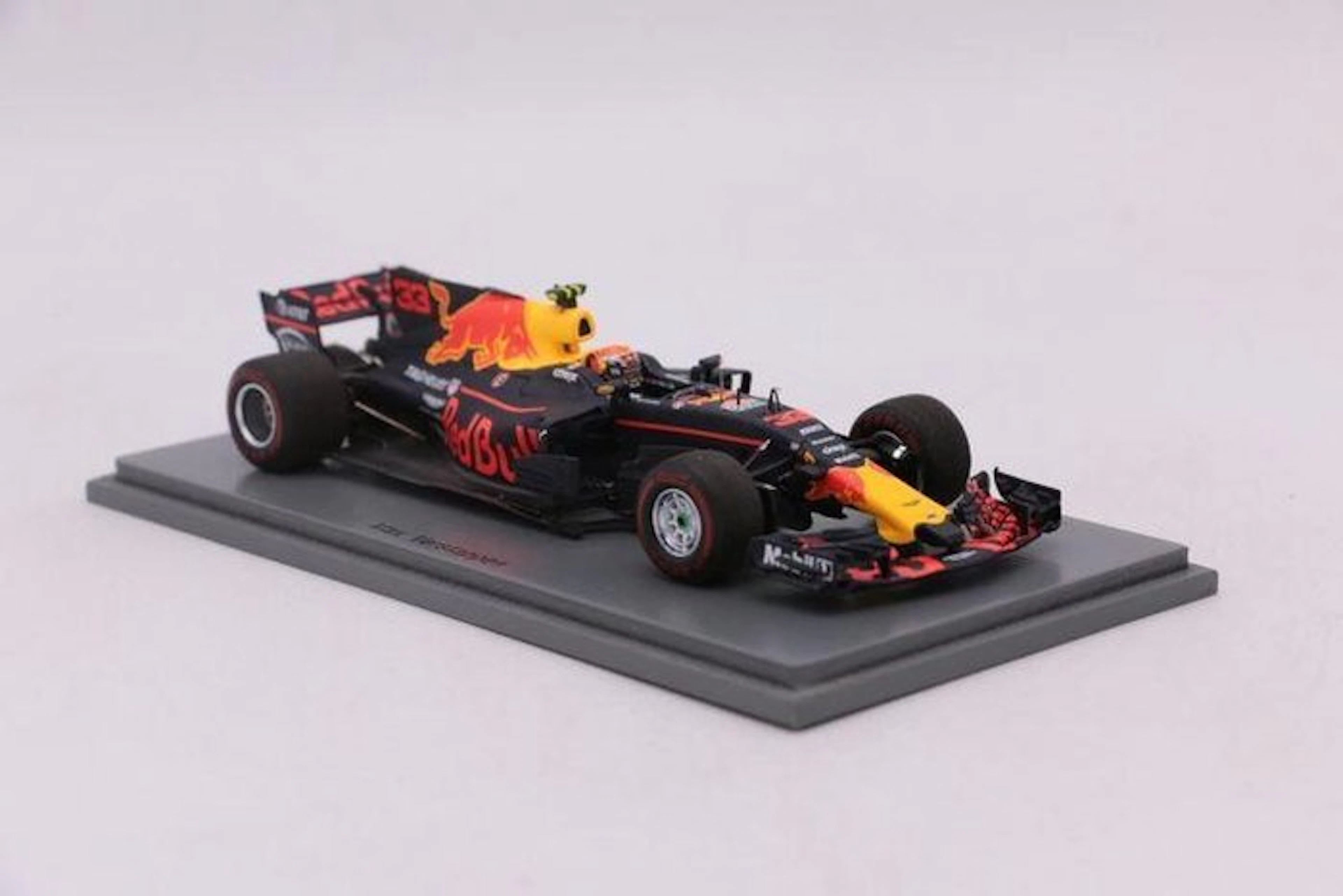 Spark 1:43 - Model car - Red Bull Racing TAG Heuer RB13...