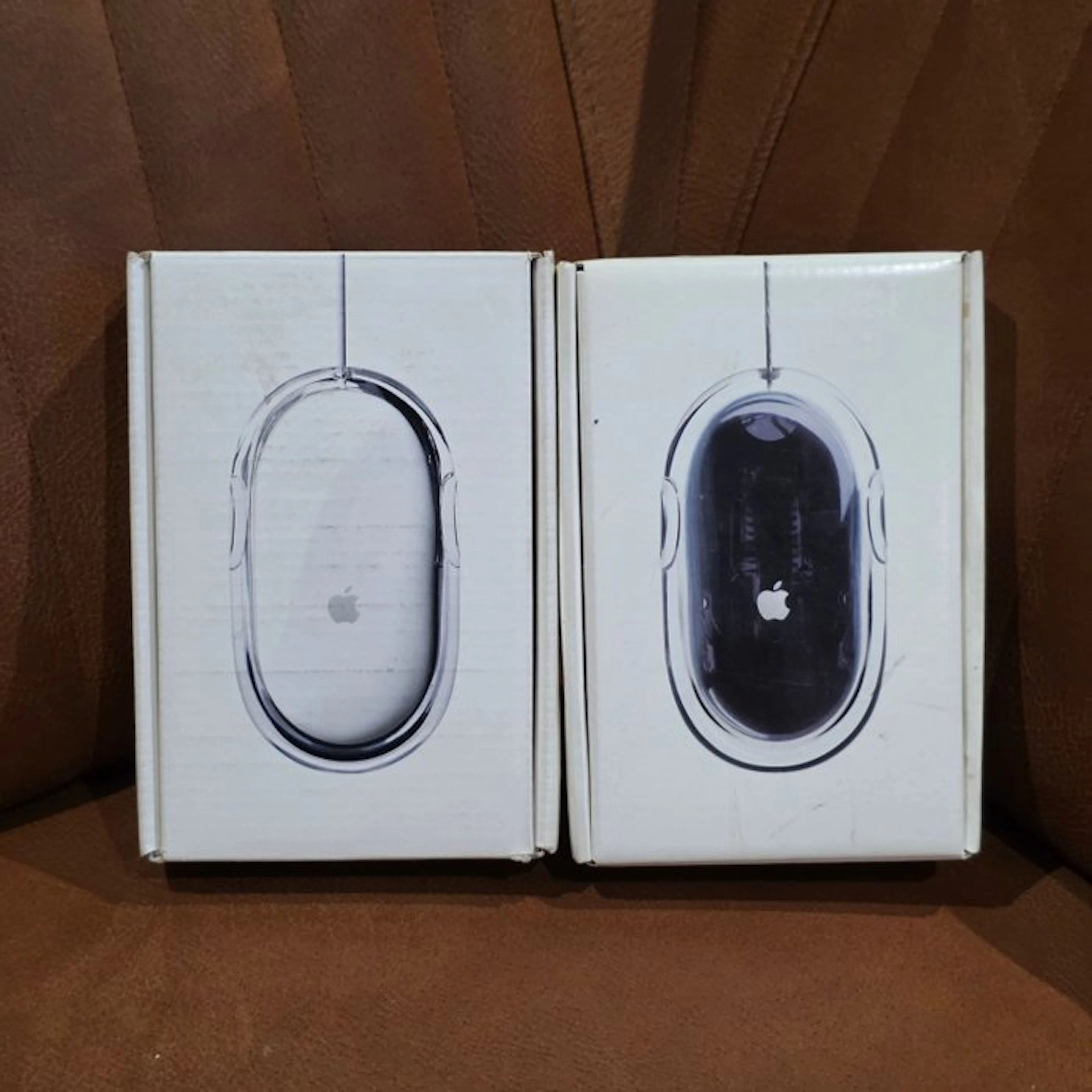 Apple Rare Apple Pro Mouse M5769 White & Black – Iconic...