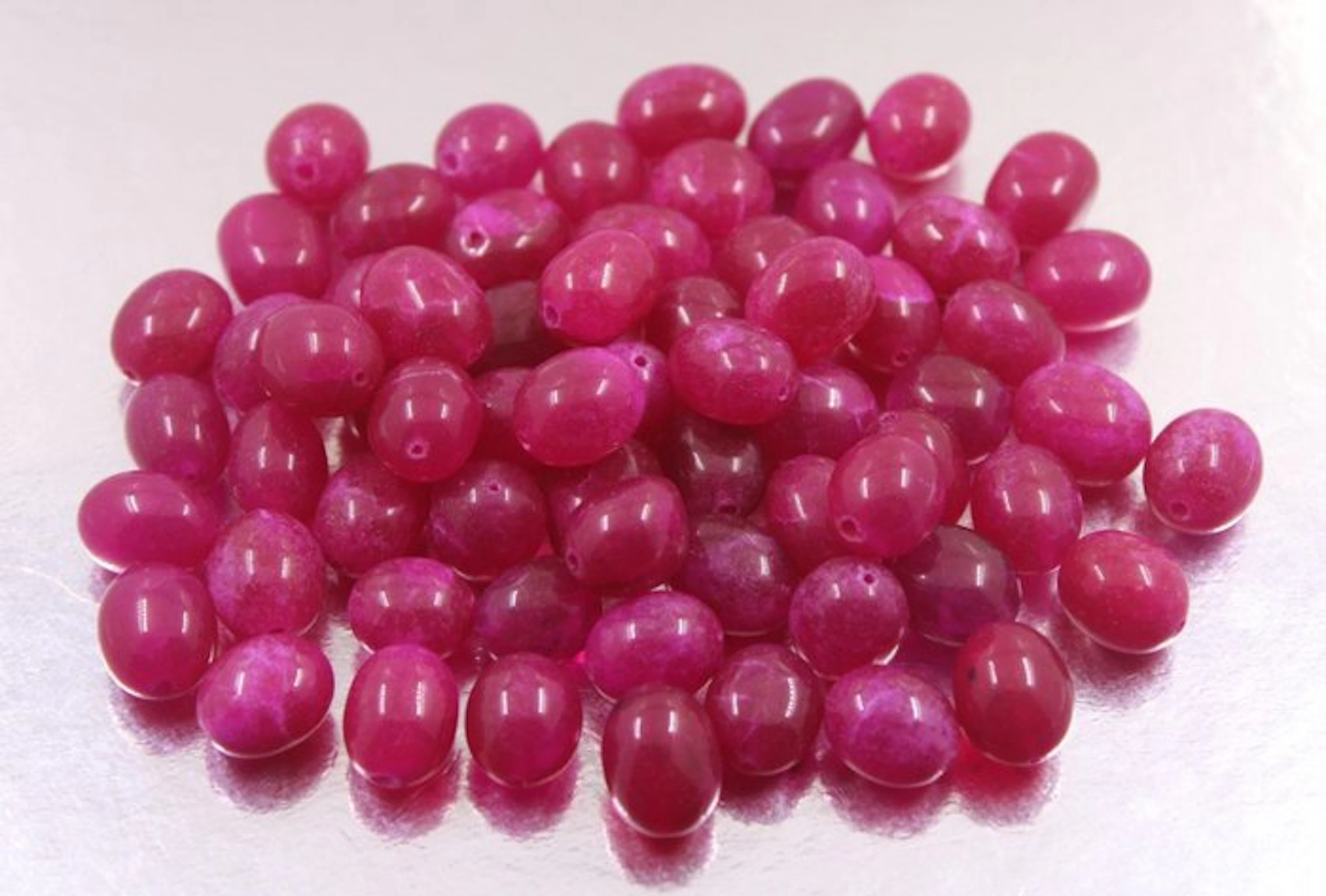 66 Really beautiful handmade ruby oval beads 545 Cts