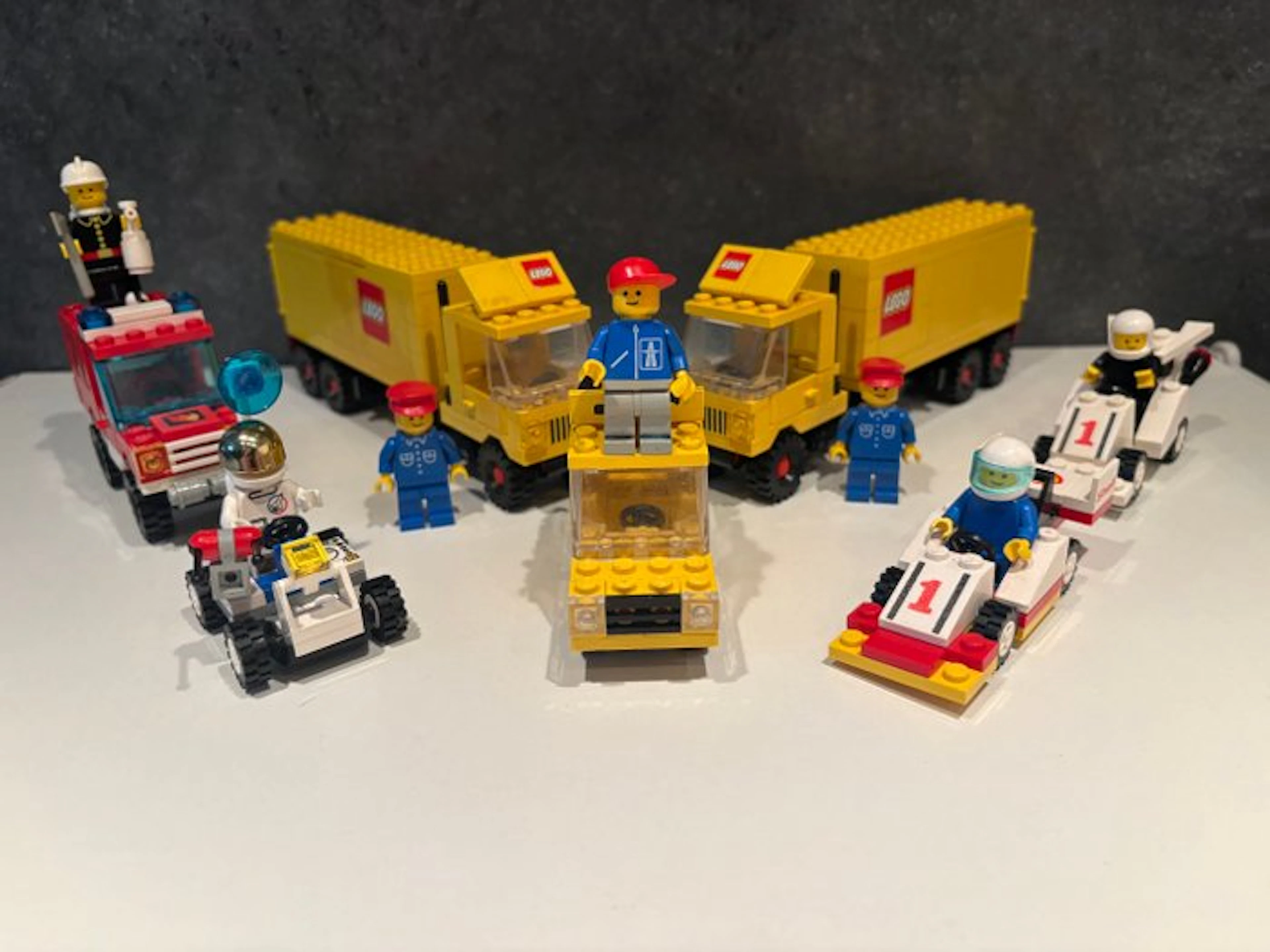 LEGO Set - City, Classic Town - Diverse Lego sets.