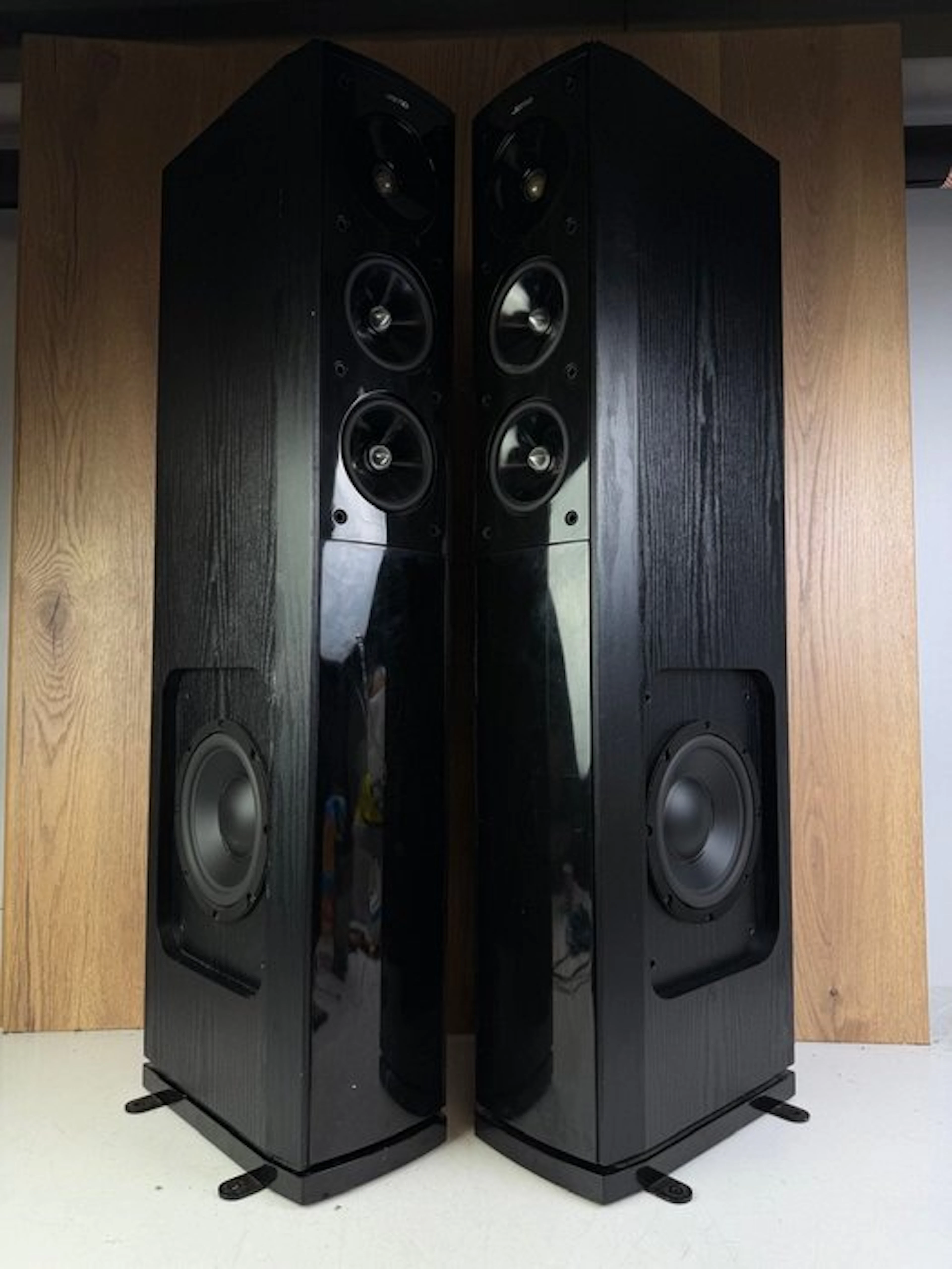 Jamo - S 606 / 3-Way Bass-Reflex Floorstanding Speaker set