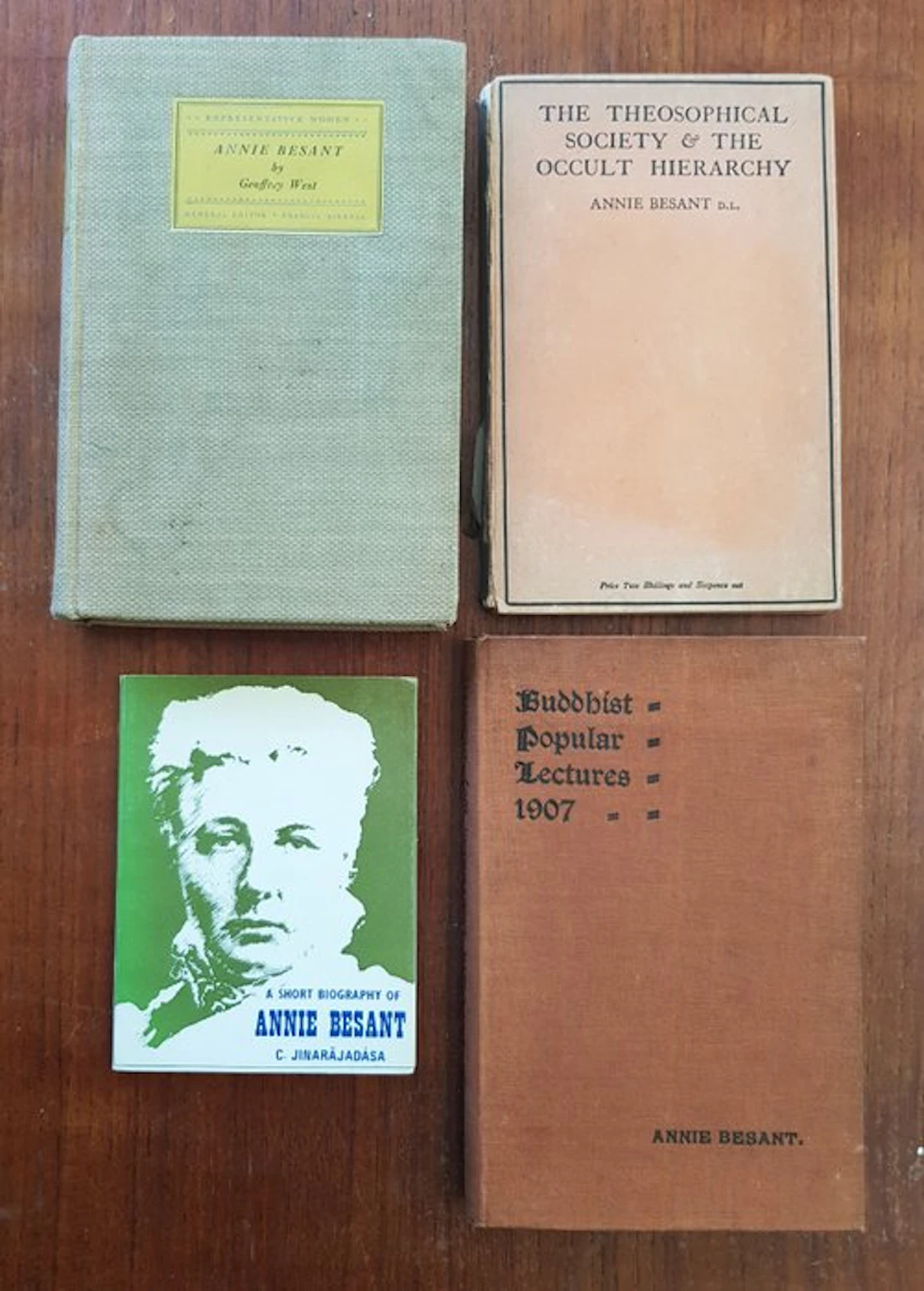 Annie Besant - Lot with 7 books - 1907