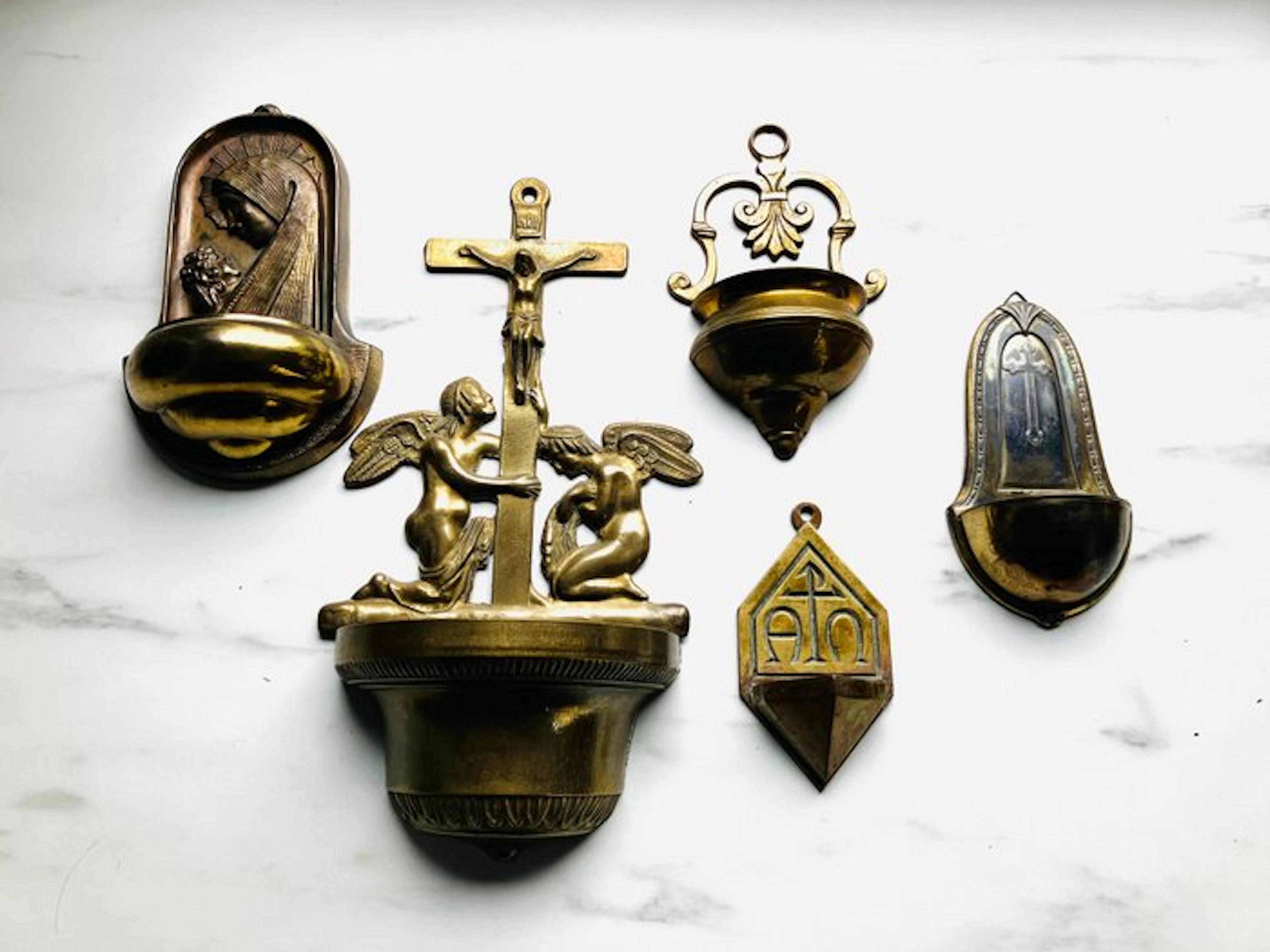 Holy water font (5) - 1900-1910, 1920-1930 - Brass - set of 5