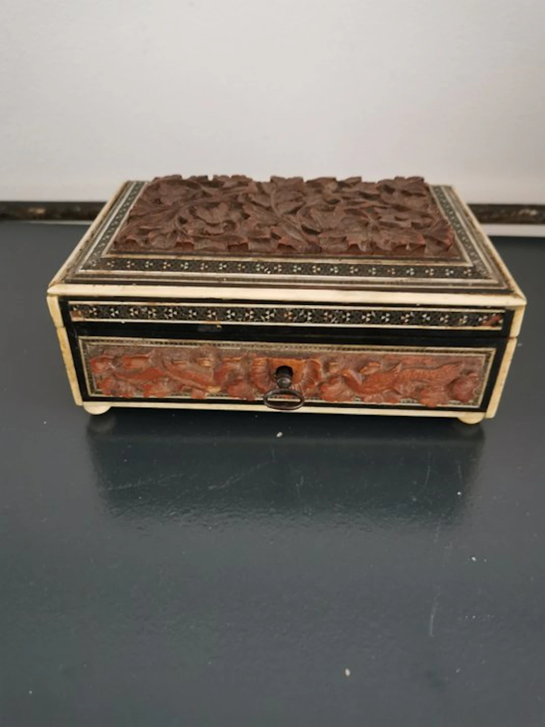 Jewellery box - wood, mother-of-pearl, bone - Anglo-Indian Sadeli trinket box