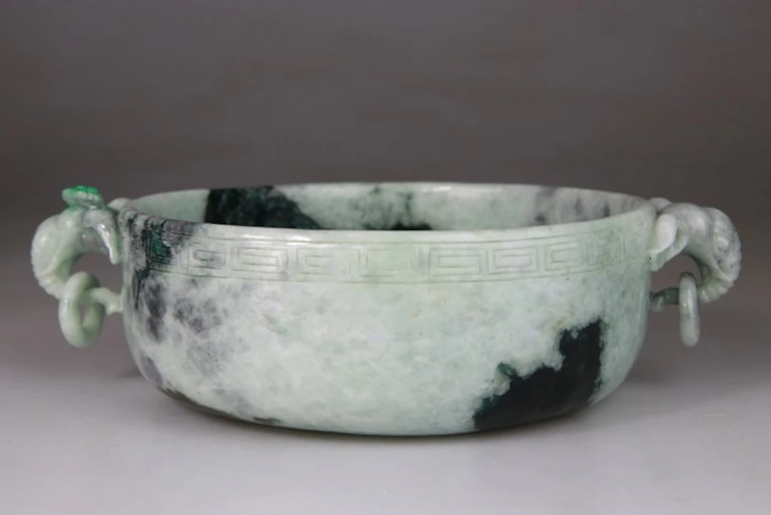 Wedding bowl - Chinese carved-cut vase - with...