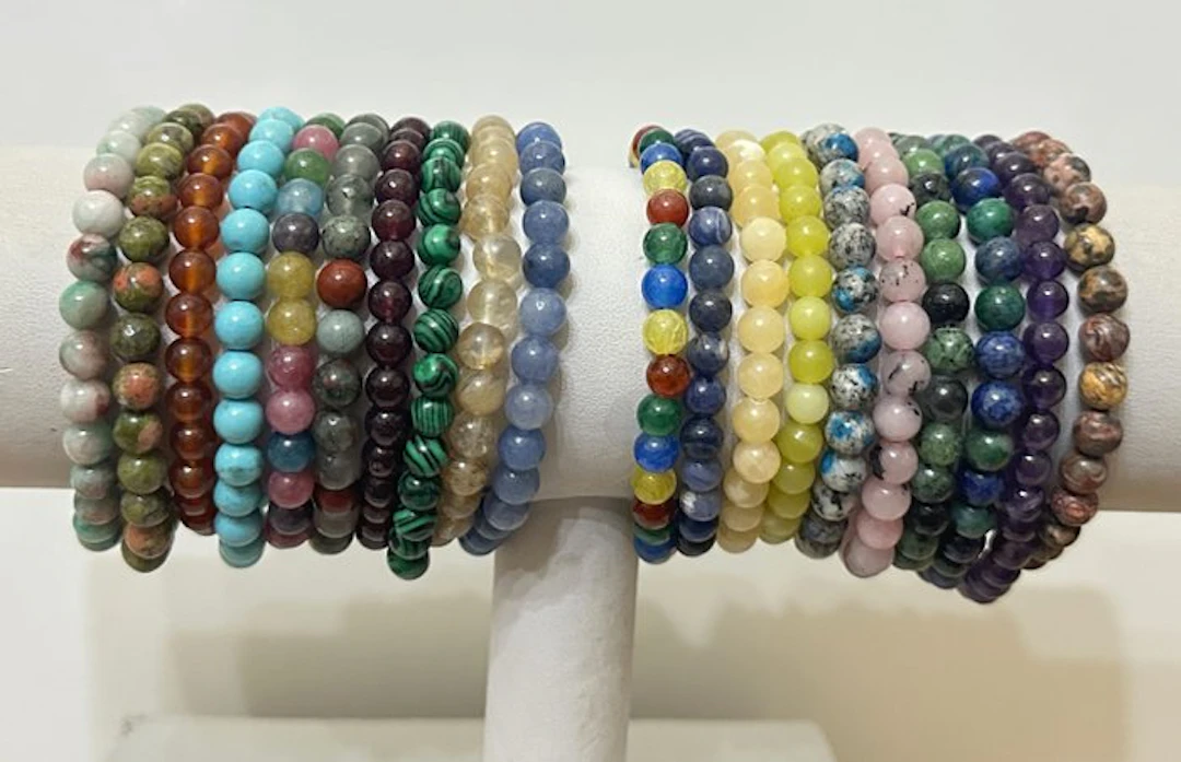 20 Bracelets: Nephrite; Peridot; Agate; Jasper; Ruby...