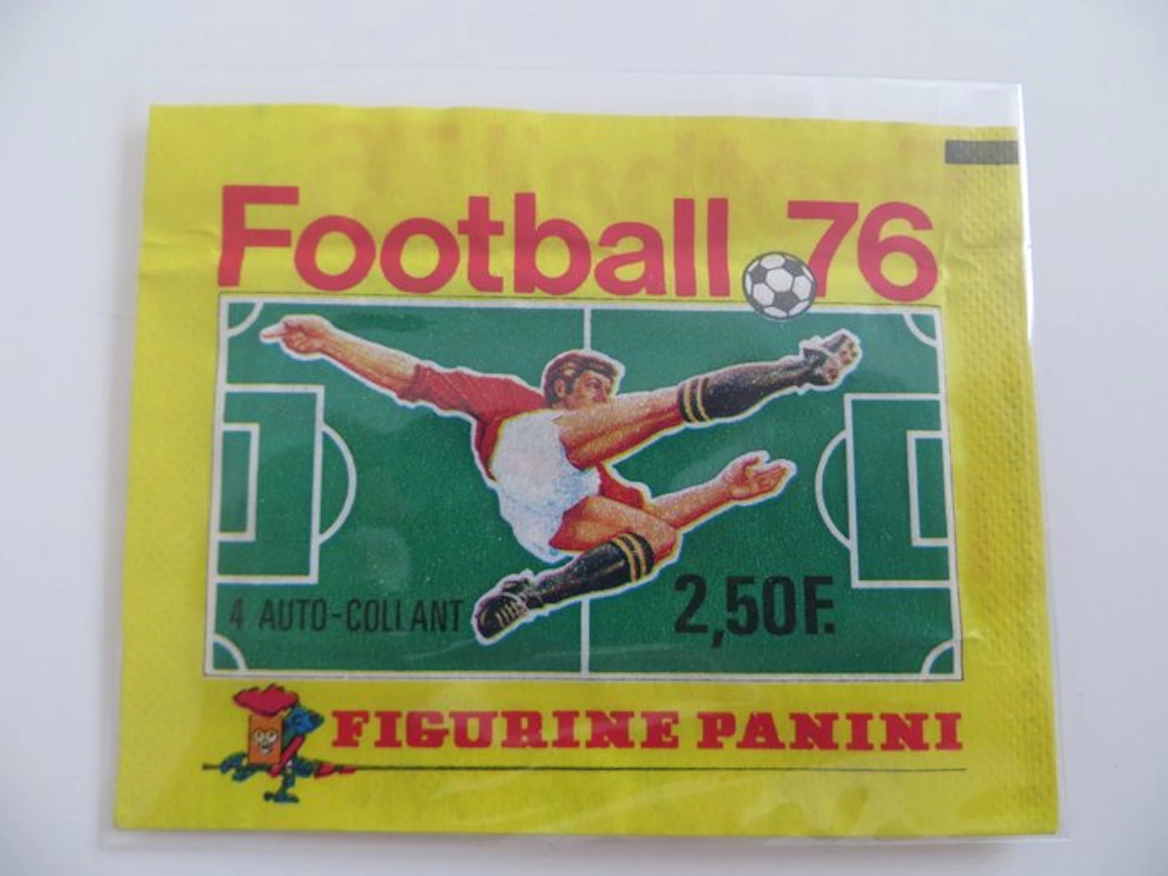 1976 Panini Football 76 Belgium - RARE - 1 Booster pack - Good (GD)