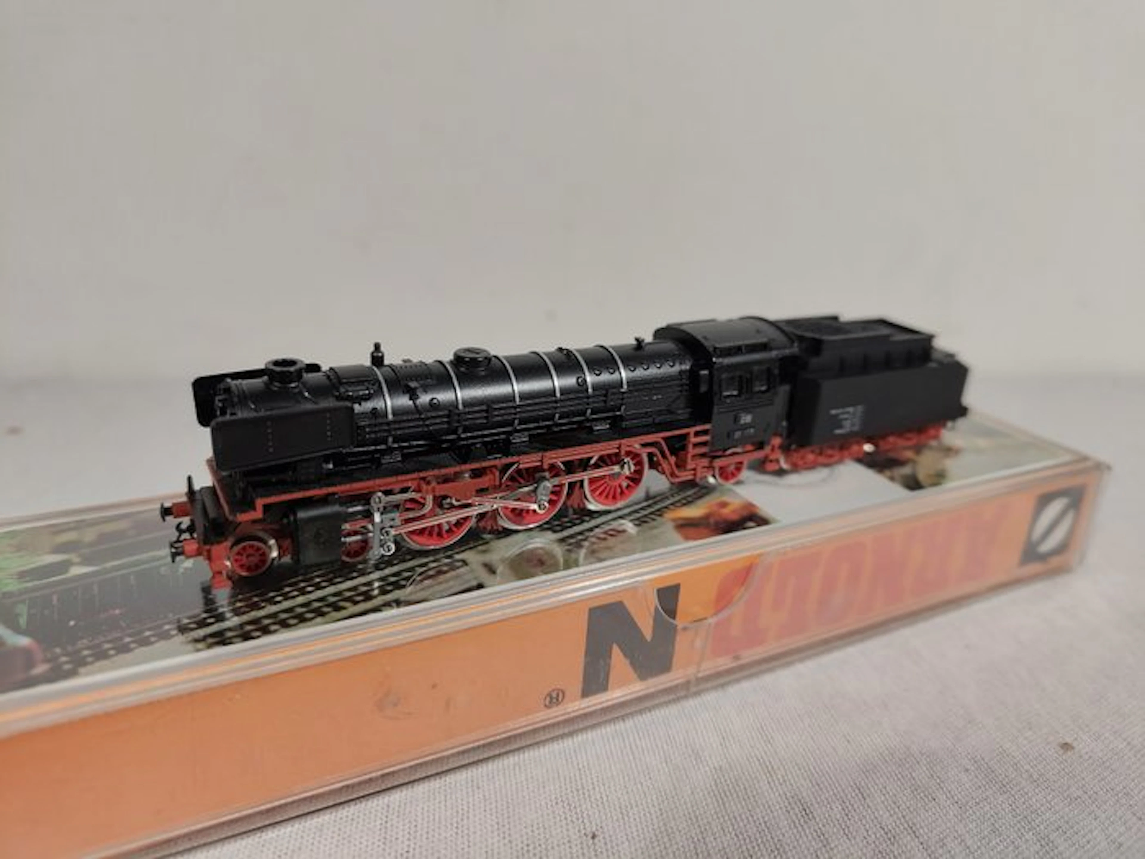 Arnold Rapido N - 2210 - Steam locomotive with tender (1) - BR 01 - DB