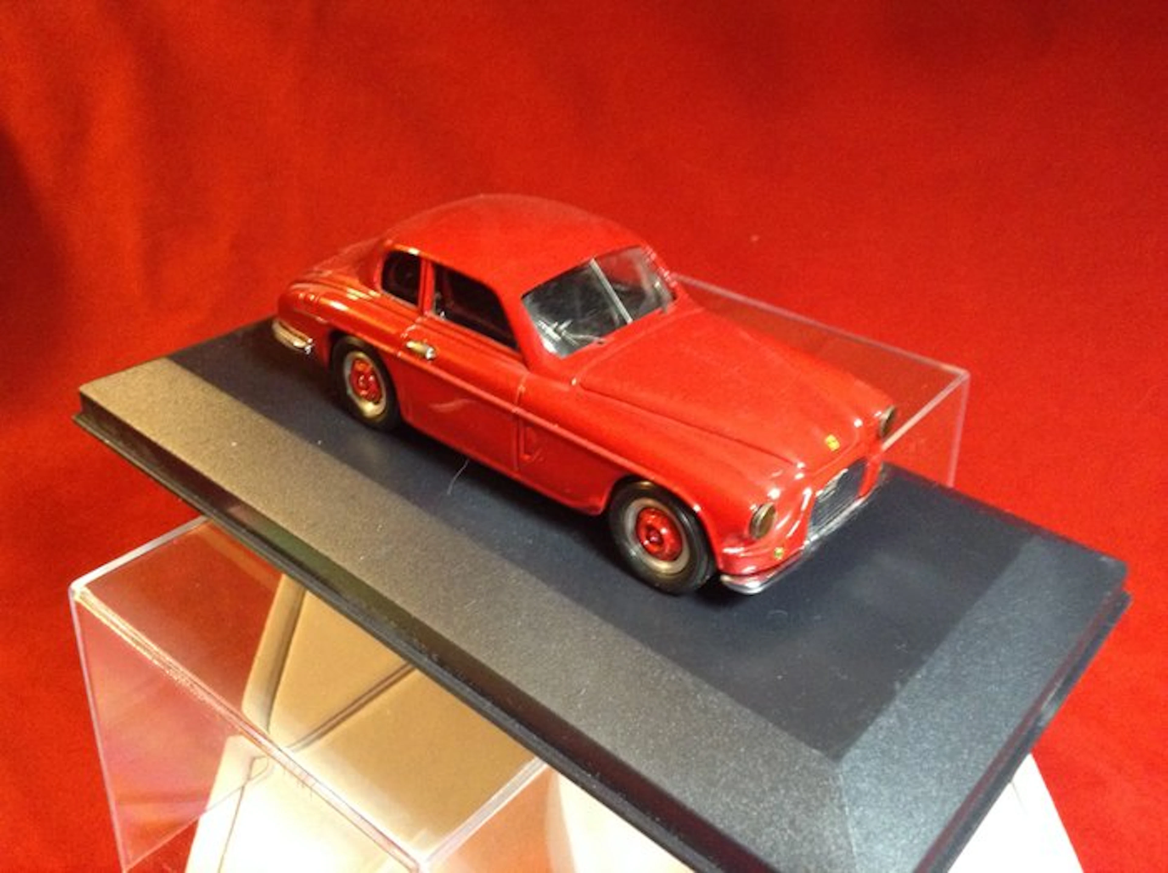 Challange - made in France 1:43 - Model race car...