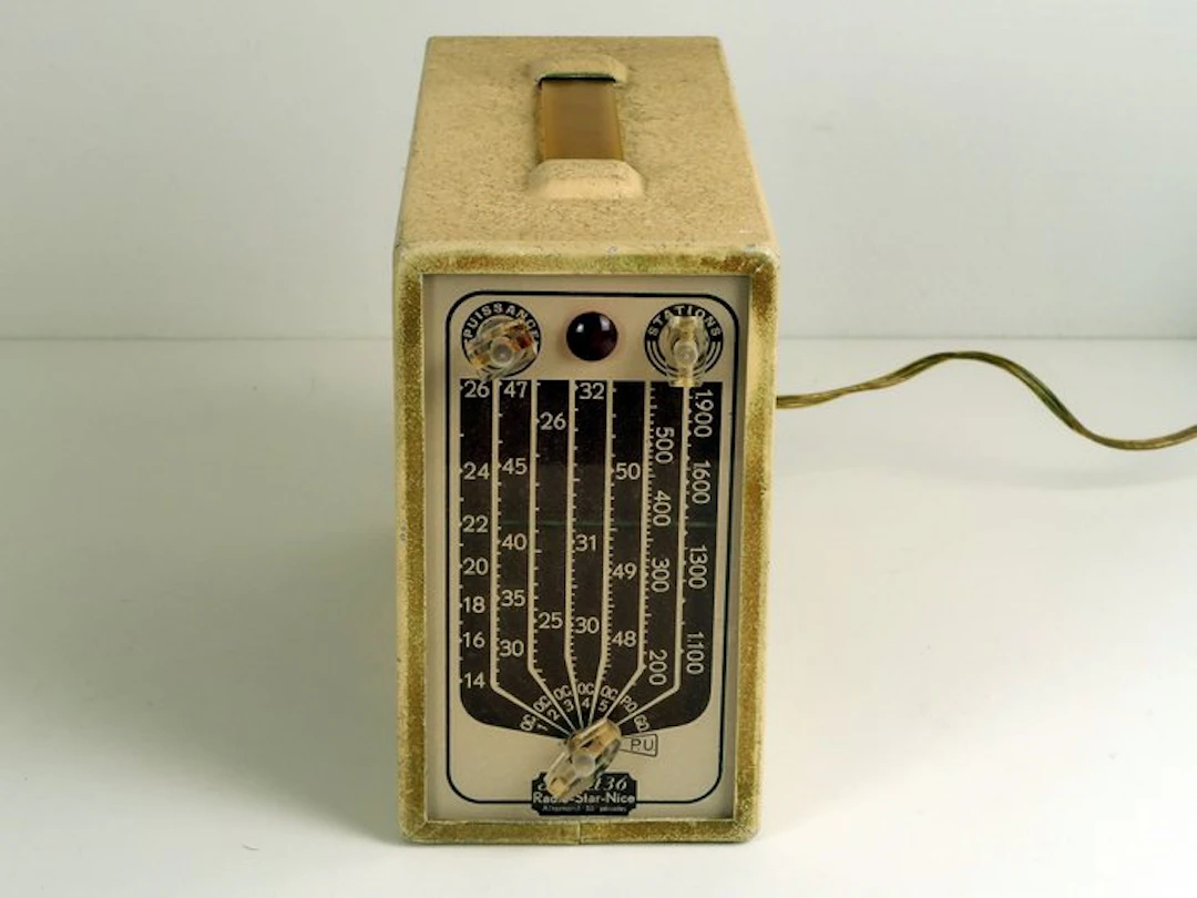 Radio Star Nice [ France ] - Starlet 36 Tube radio