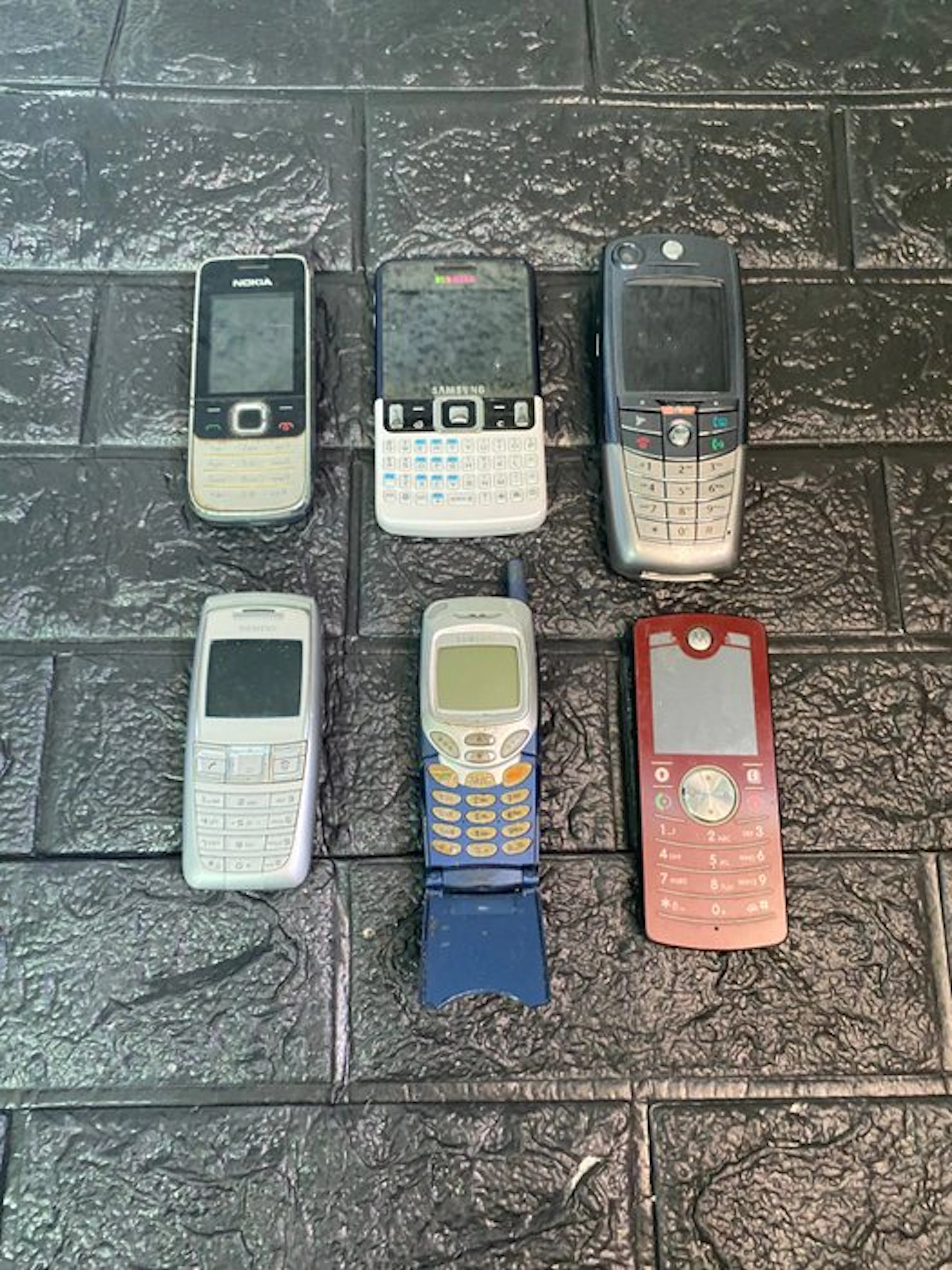 Nokia, Samsung, Motorola - Mobile phone (6)