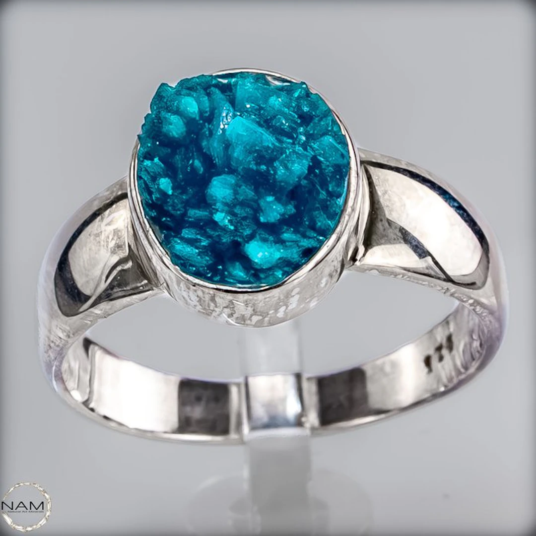 Cavansit-Ring in 925er Silber – intensives Blau trifft...