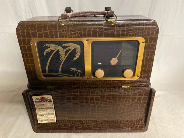 Admiral - Palm Trees 6P32 6E1N - Portable Tube radio
