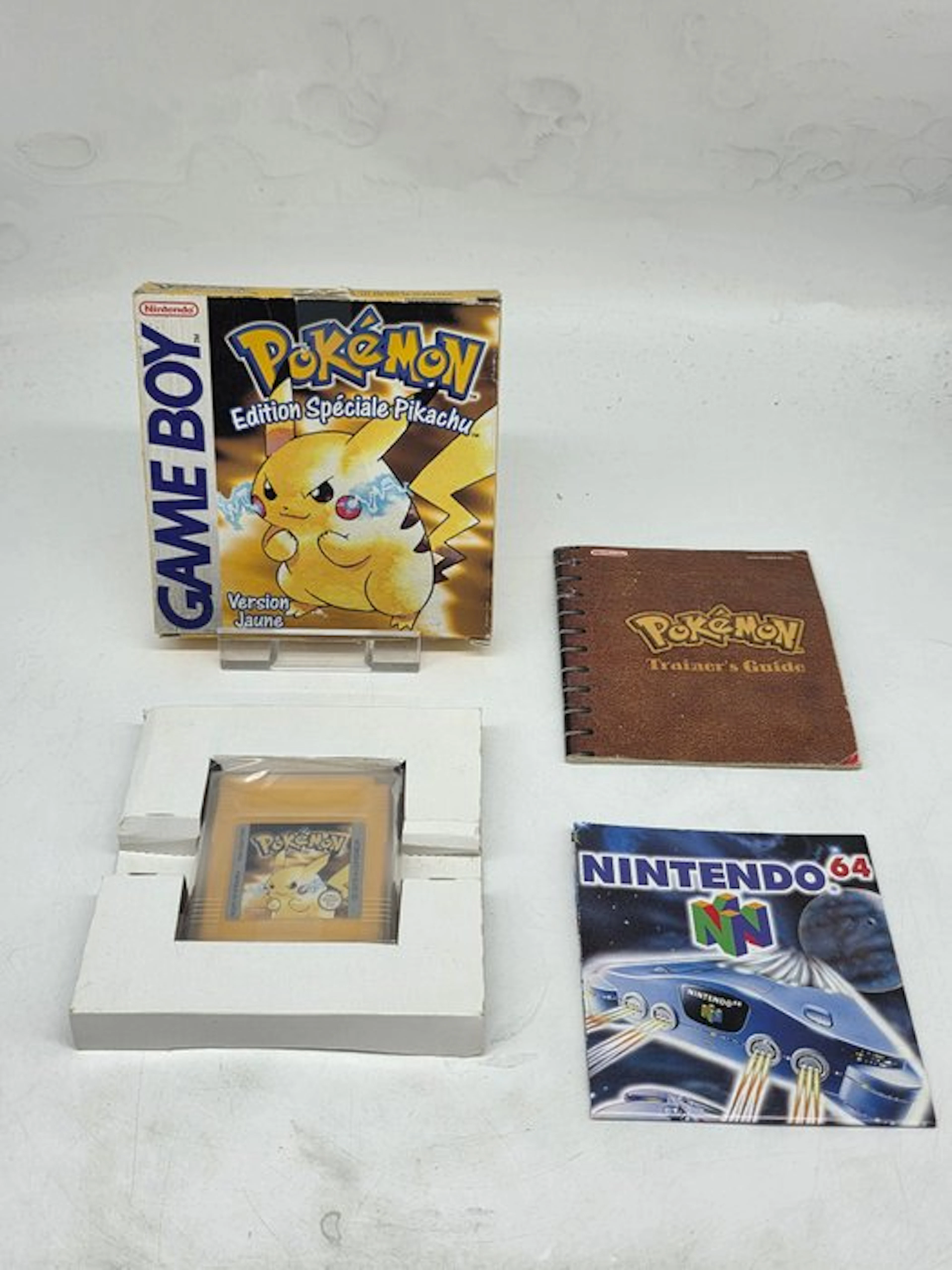 Nintendo - Gameboy Classic - Extremely Rare - Pokemon...