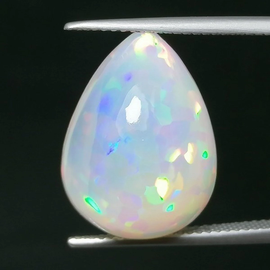 Opal - 11.87 ct - Instituto Gemólogico Español (IGE) - Intense Color Game