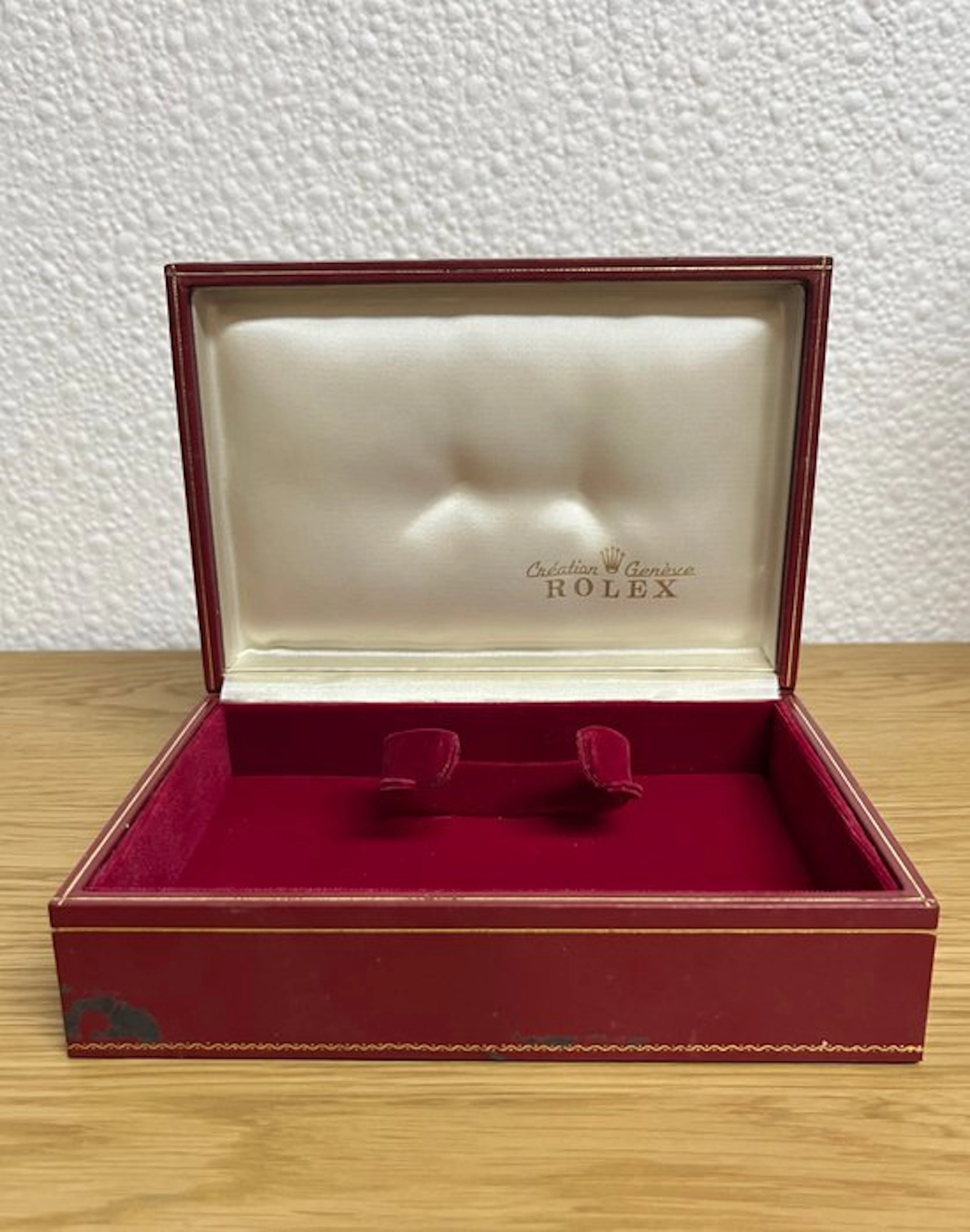 Rolex - Vintage Uhrenbox – Création Genève – Rot mit Blumenstickerei – Ref