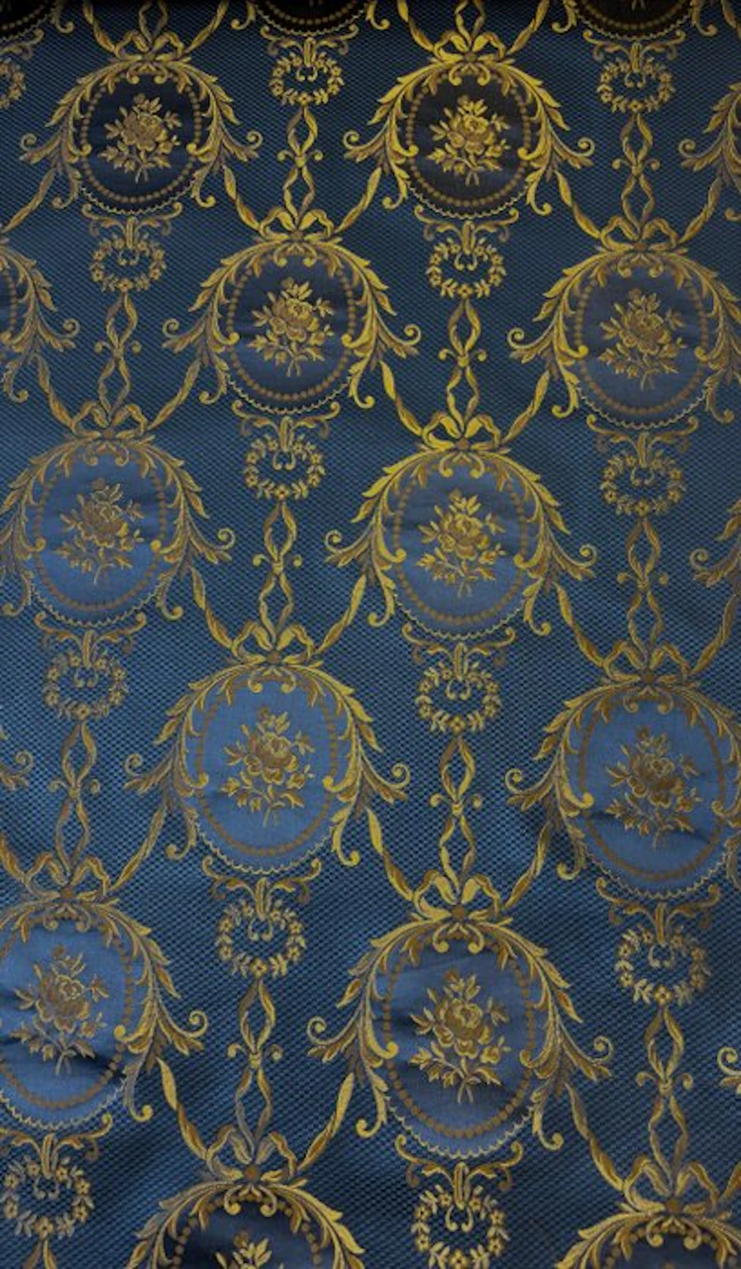 1776★Fine silk-blend jacquard fabric with Venetian damask...