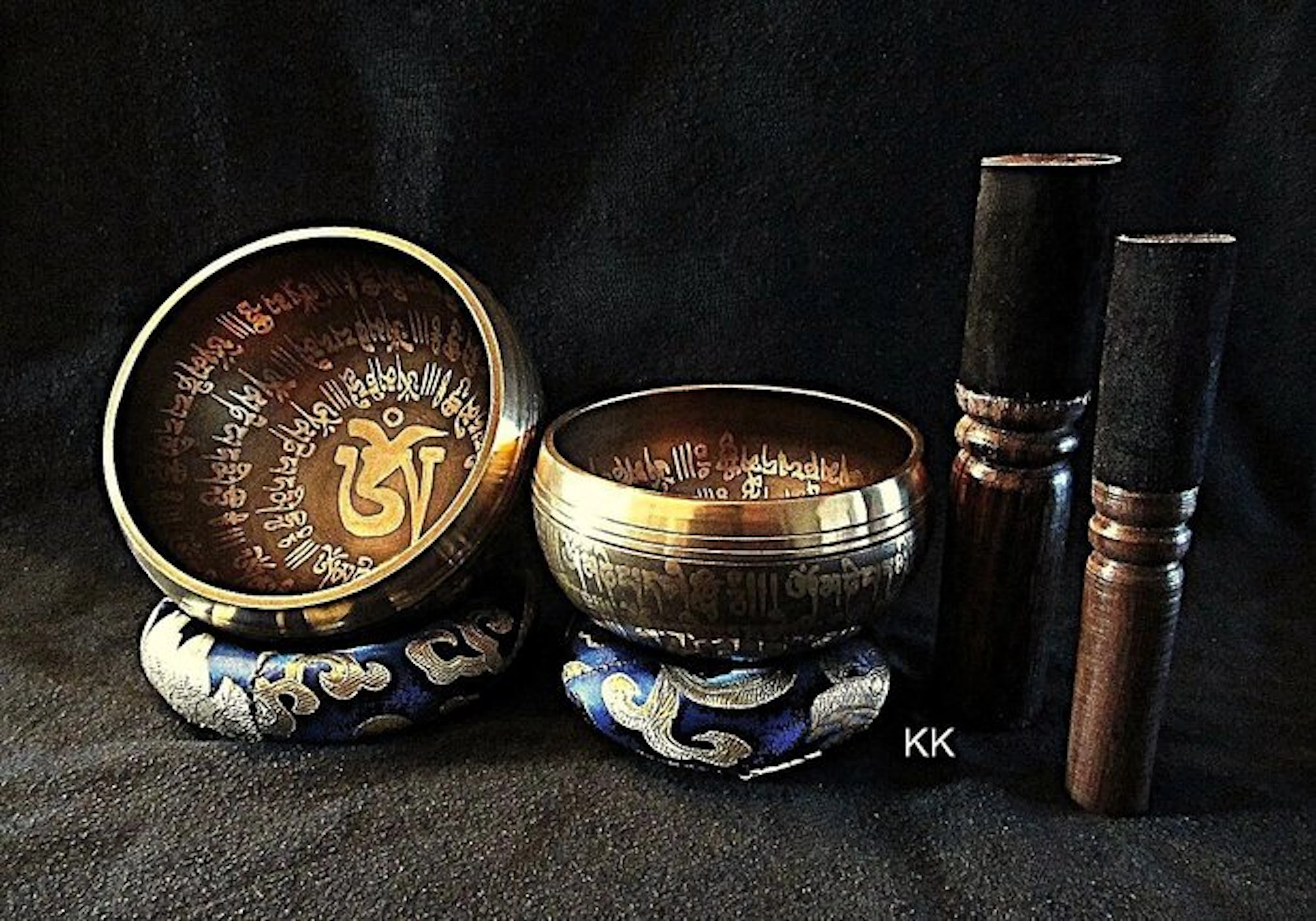 Singing bowl - 2x 3-piece complete sets of singing bowls...