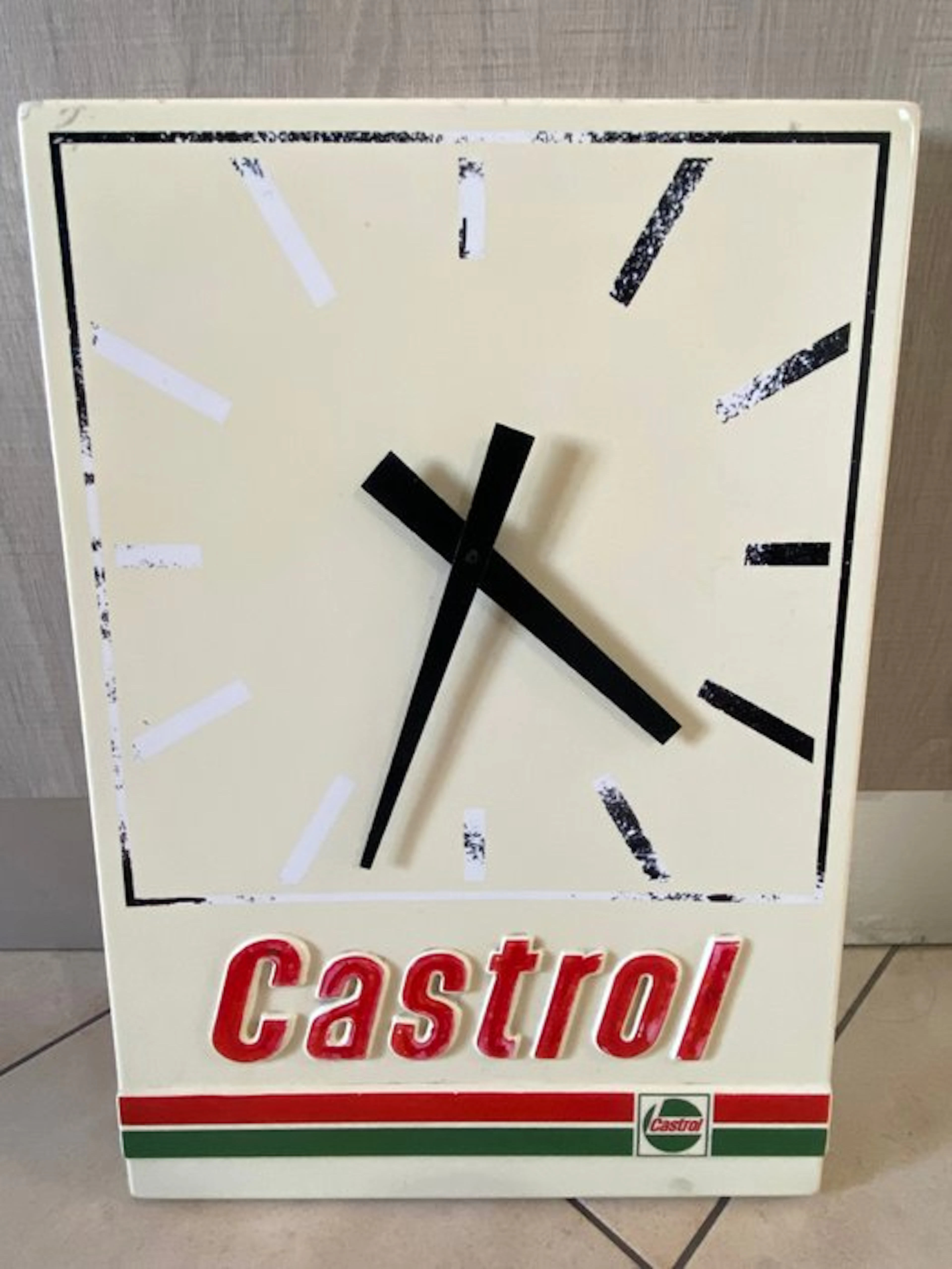 Wall clock - Castrol - Plastic - 1970-1980 - Castrol Relief Watch