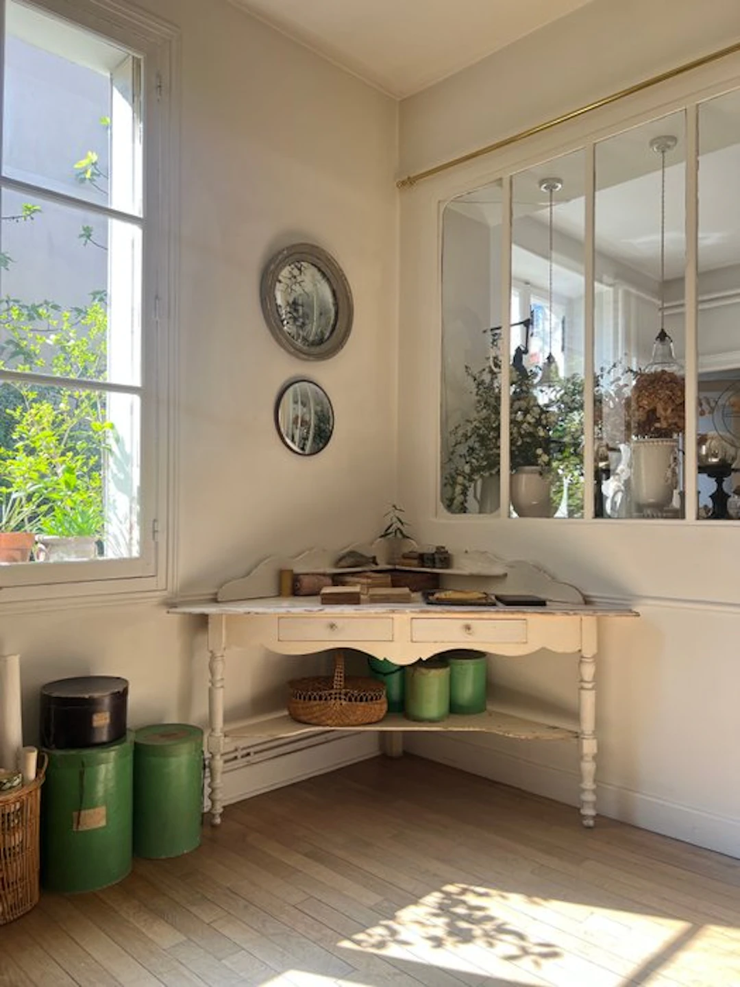 Table - Wood - Corner table