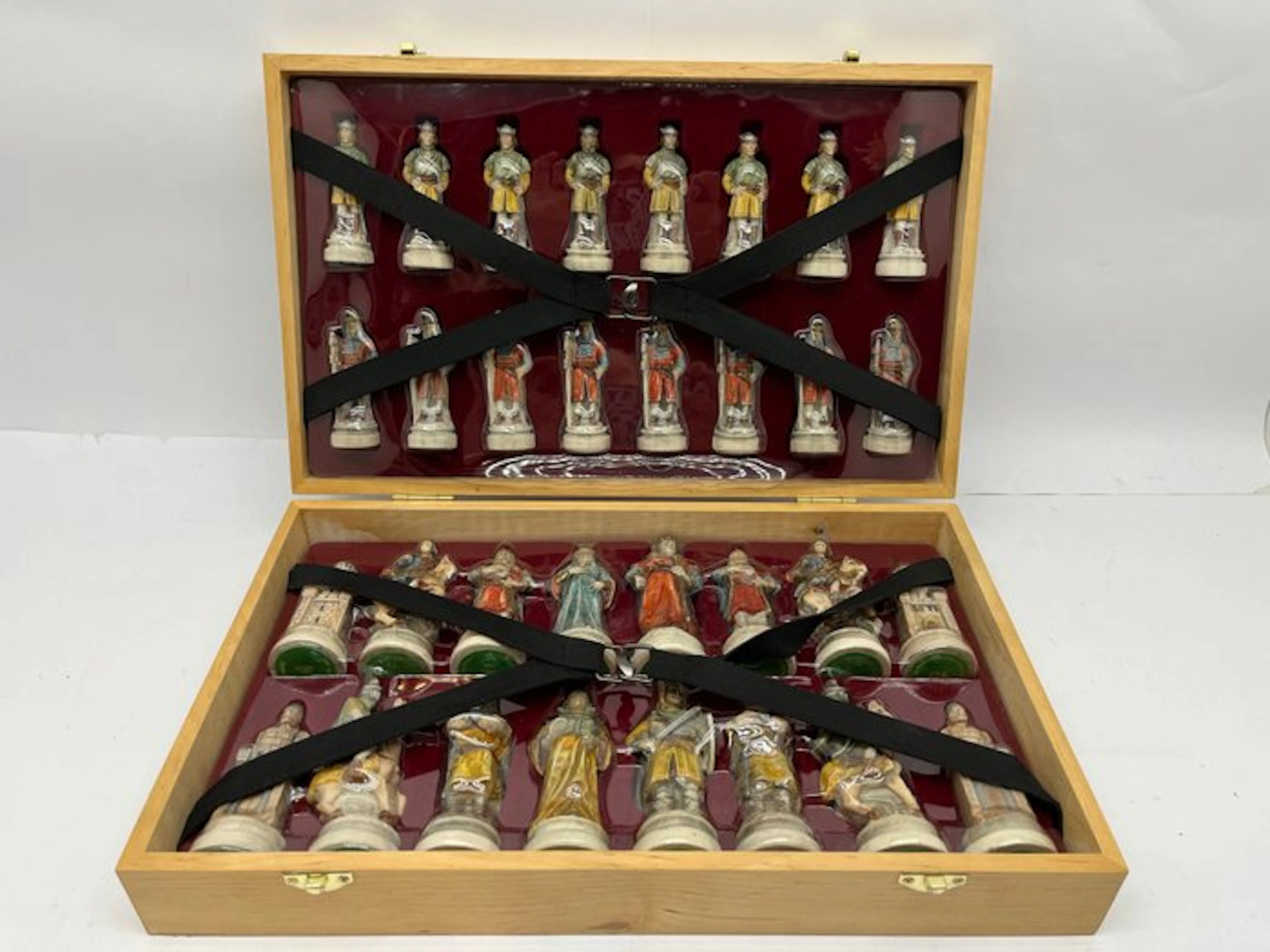 Nigri - Chess set - Battaglia di Camelot - Hand-painted marble powder