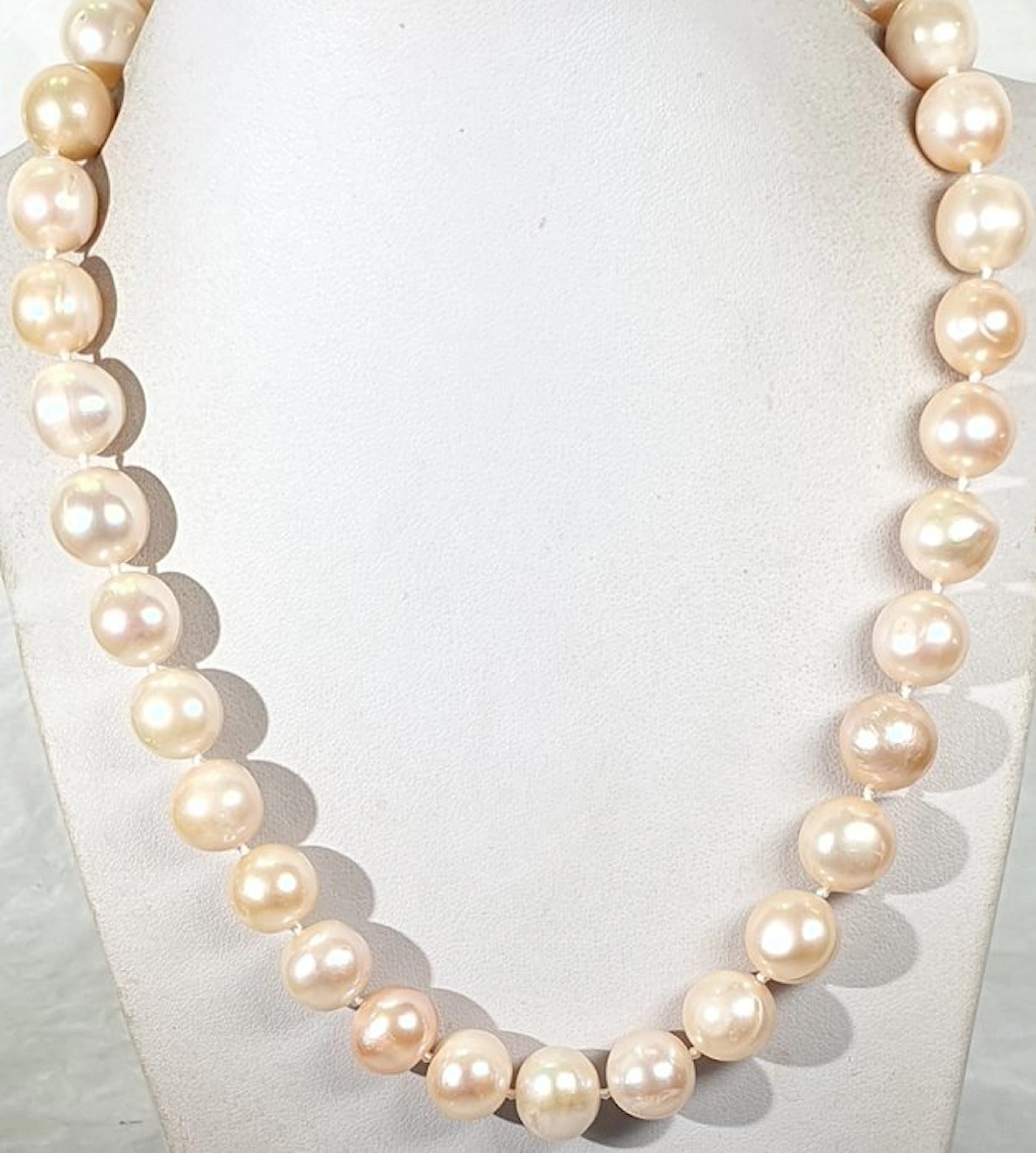 Natural Freshwater Pearls Golden Reflections - LARGE...