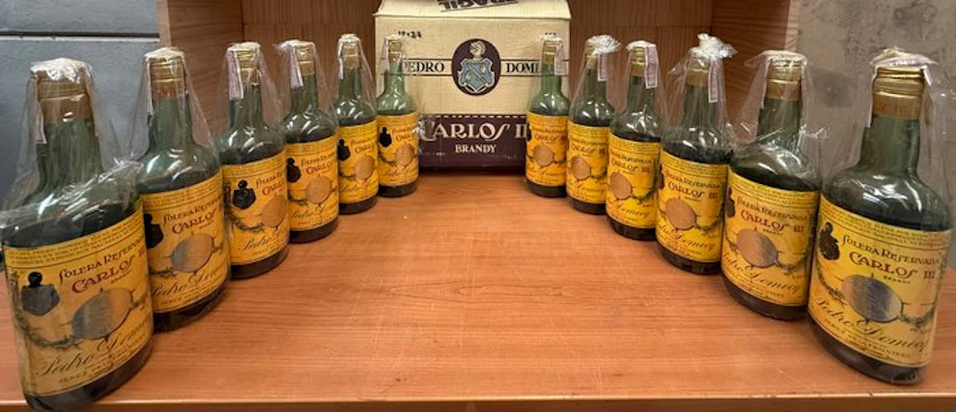 Pedro Domecq - lower fill-level Brandy Carlos III - b
