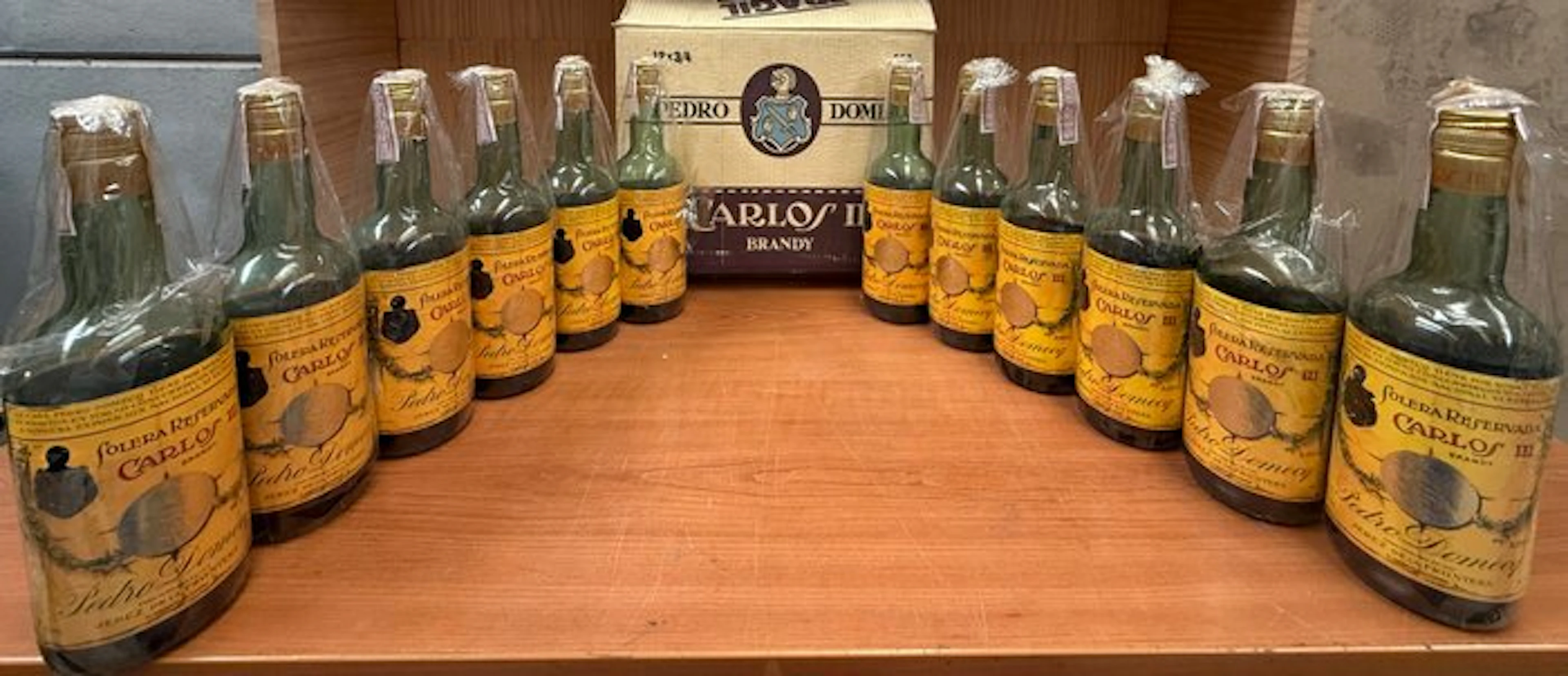 Pedro Domecq - lower fill-level Brandy Carlos III - b
