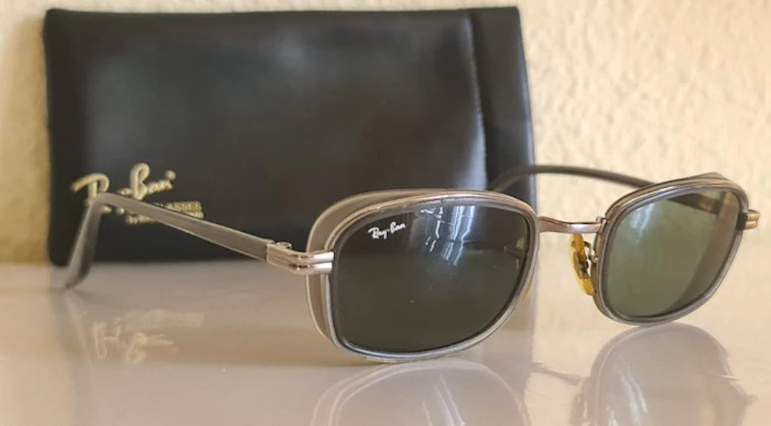 Bausch & Lomb U.S.A - Ray-Ban Sidestreet Vintage...