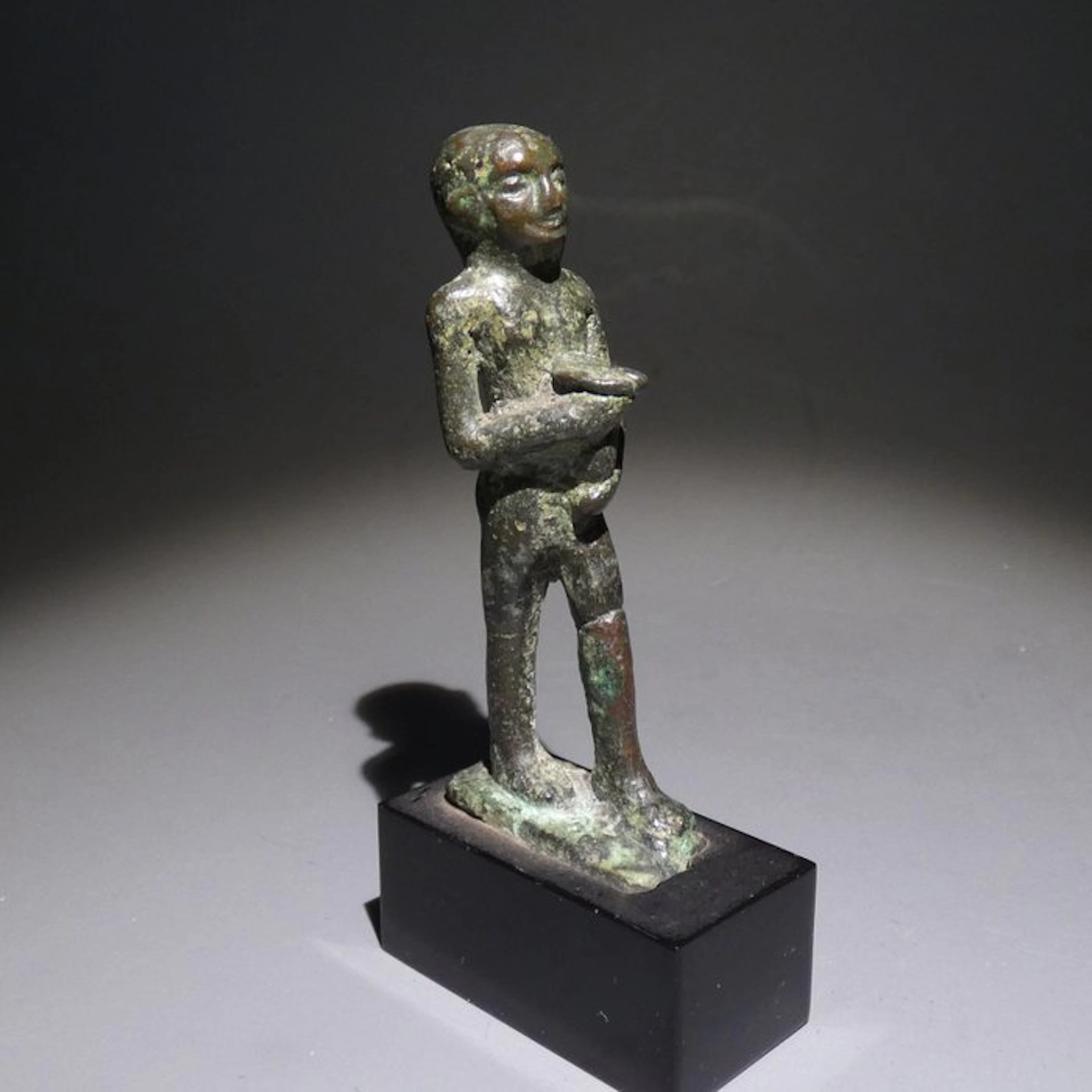 Ancient Egyptian Bronze Priest offering figure