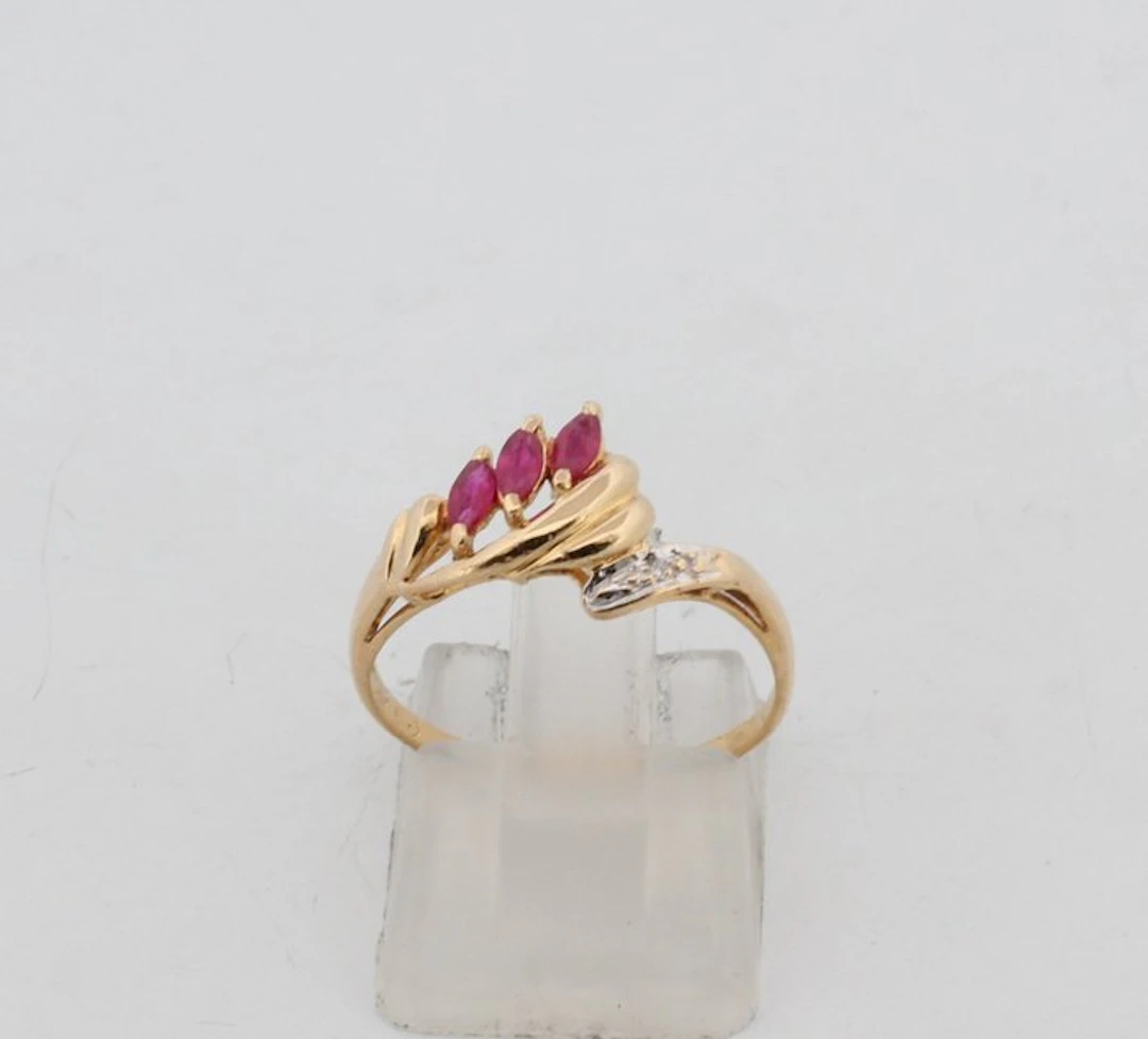 No reserve price - Ring - 18 kt. Yellow gold Ruby - Diamond