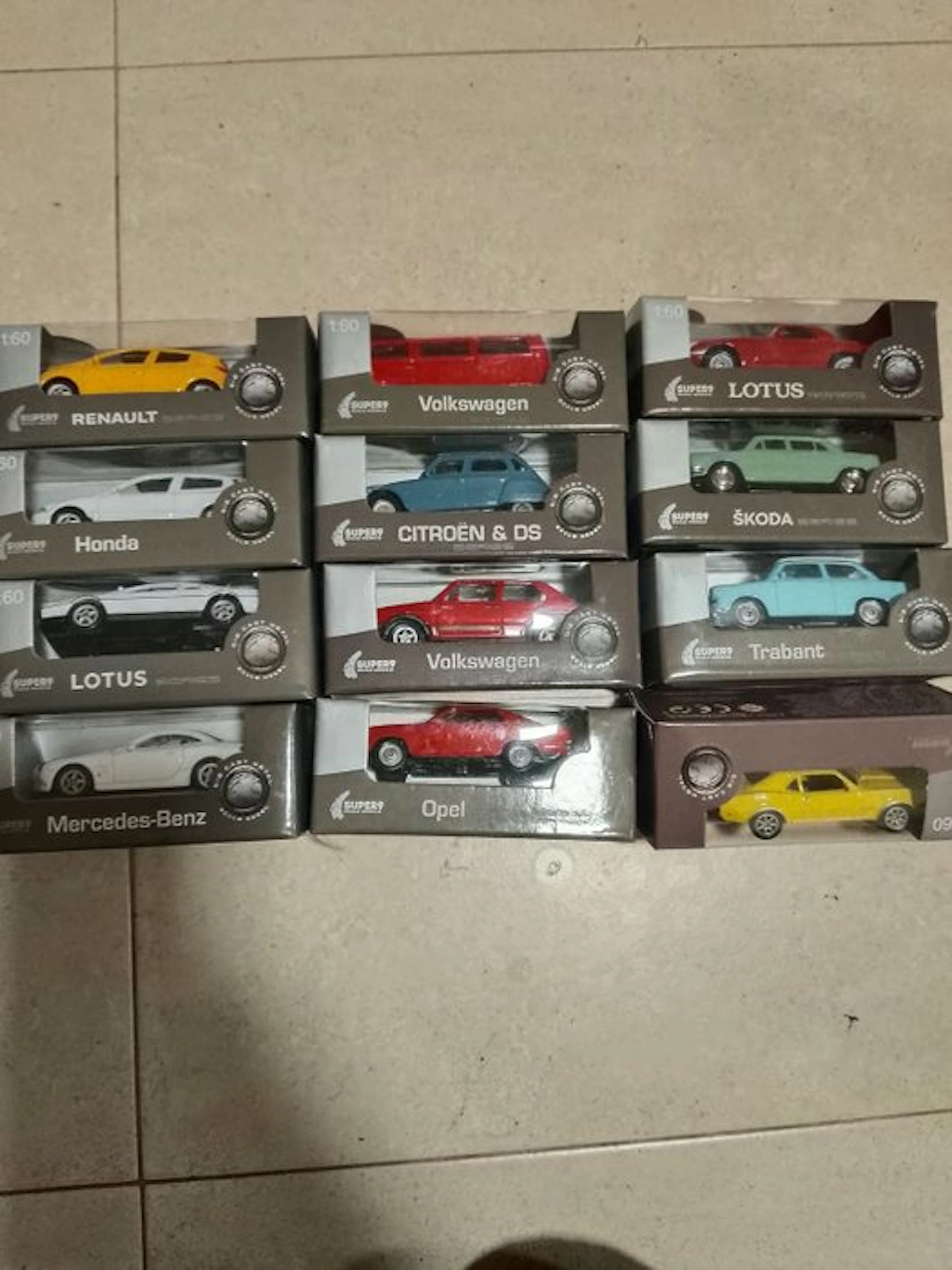Welly 1:64 - Model car (12) - Lotus Skoda Trabant - Super 9