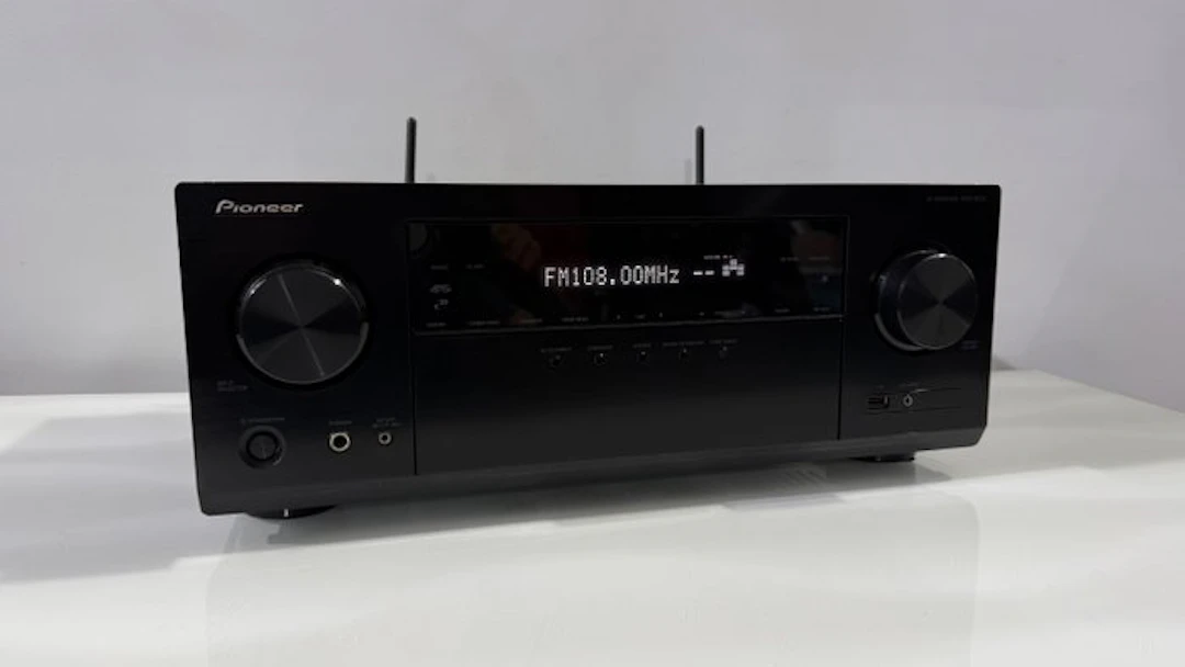 Pioneer - VSX-832 Solid state multi-channel receiver