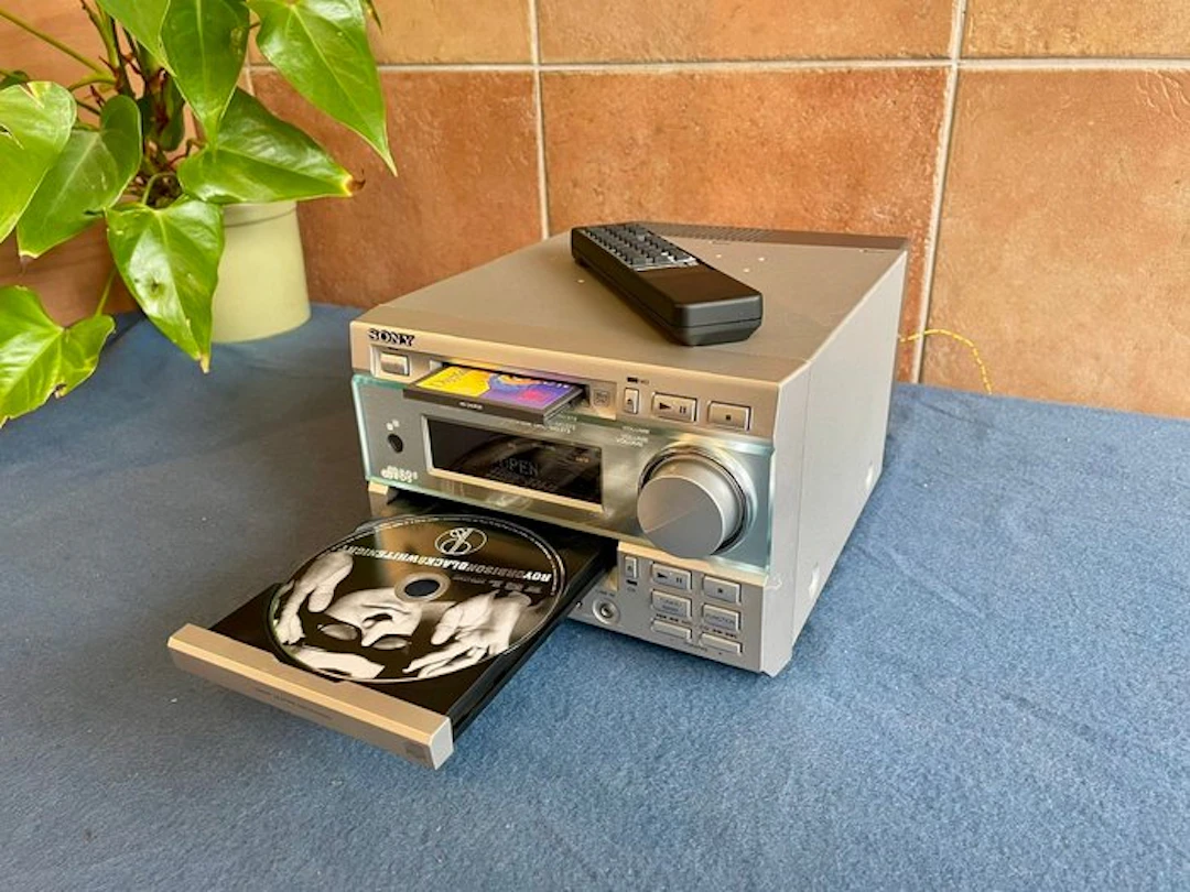 Sony - DHC-MD373 mini-disc Hi-fi set - Multiple models