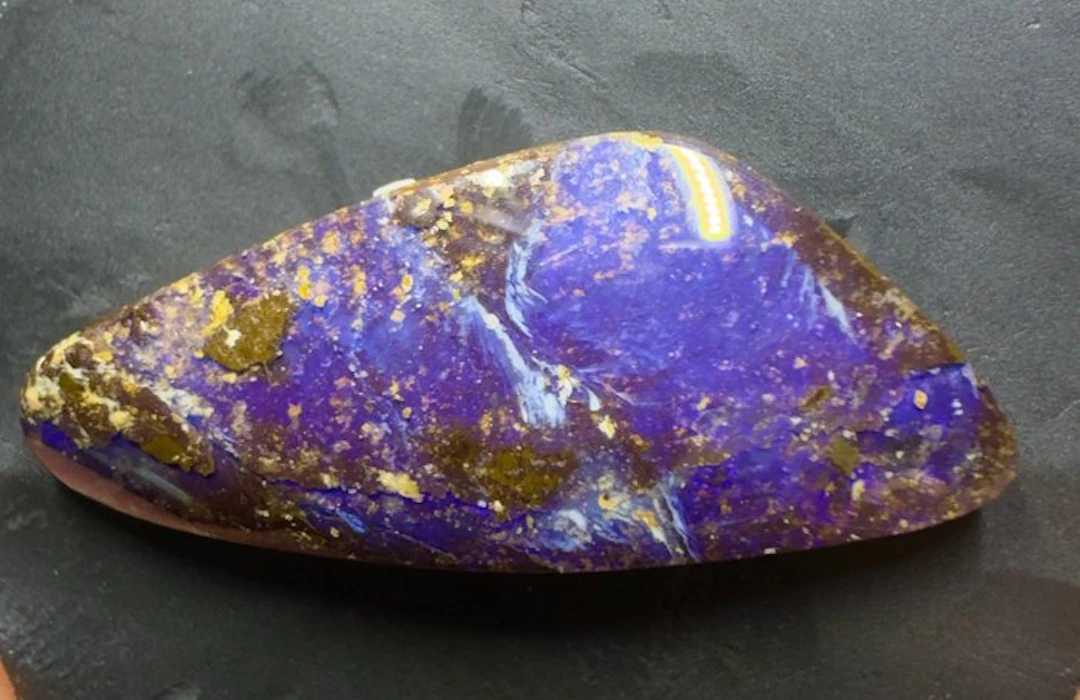 Opal Cabochon - Height: 26 mm - Width: 10.5 mm- 1.97 g - (1)