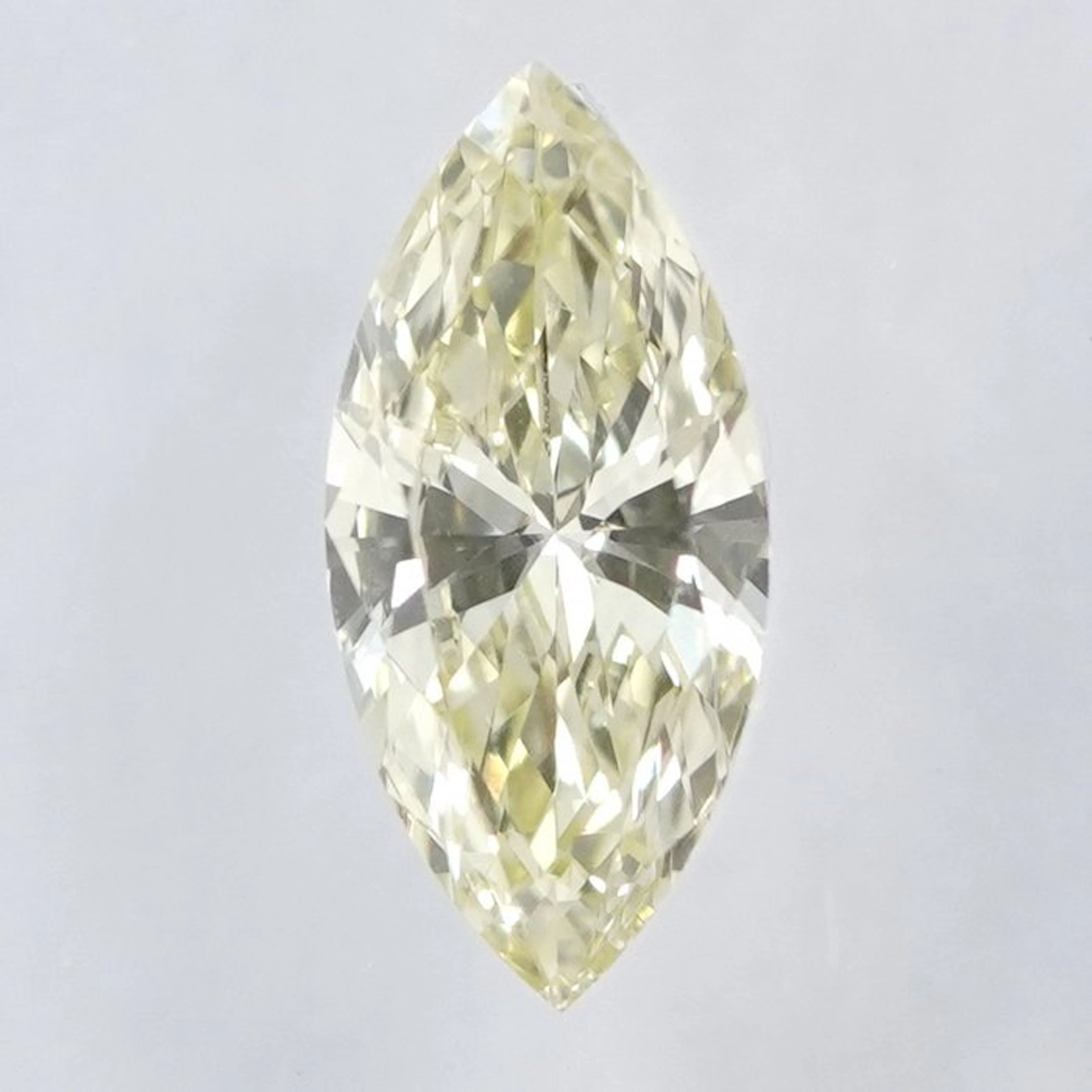No reserve price - 1 pcs Diamond (Natural coloured)...
